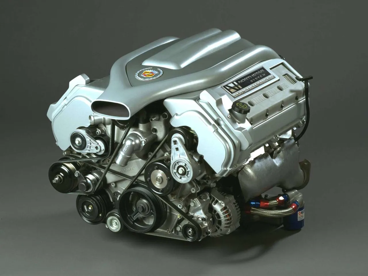 Cadillac Evoq Concept (1999) – motor