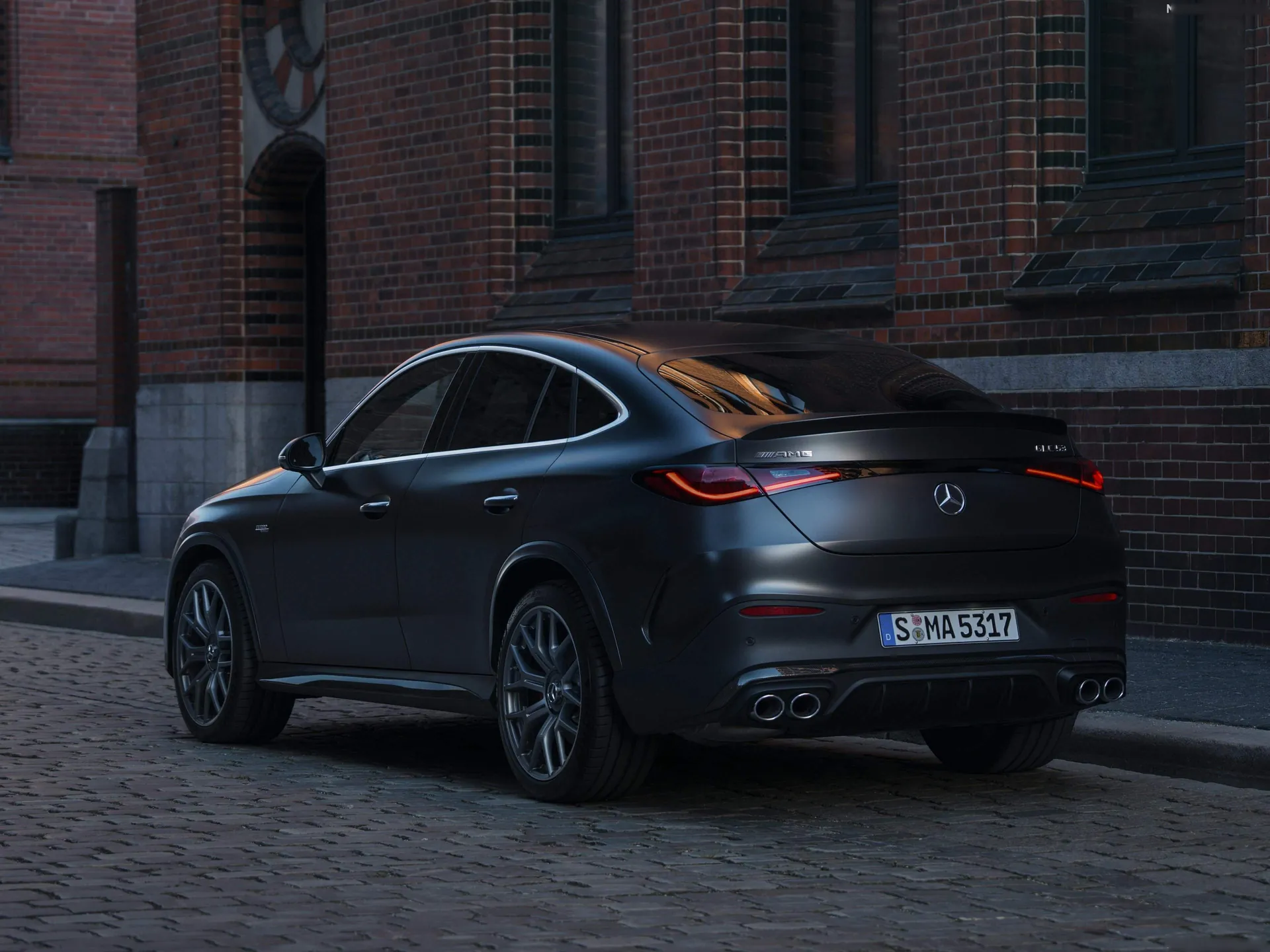 Mercedes-Benz GLC53 AMG Coupe (2027) – zadní tříčtvrteční pohled
