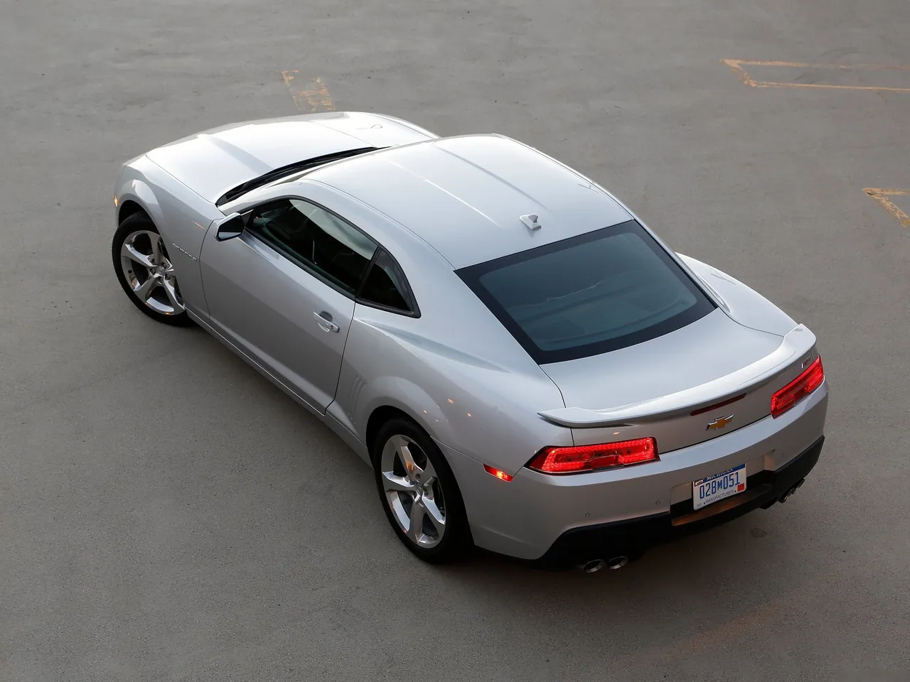 Chevrolet Camaro (2014) – zadní tříčtvrteční pohled