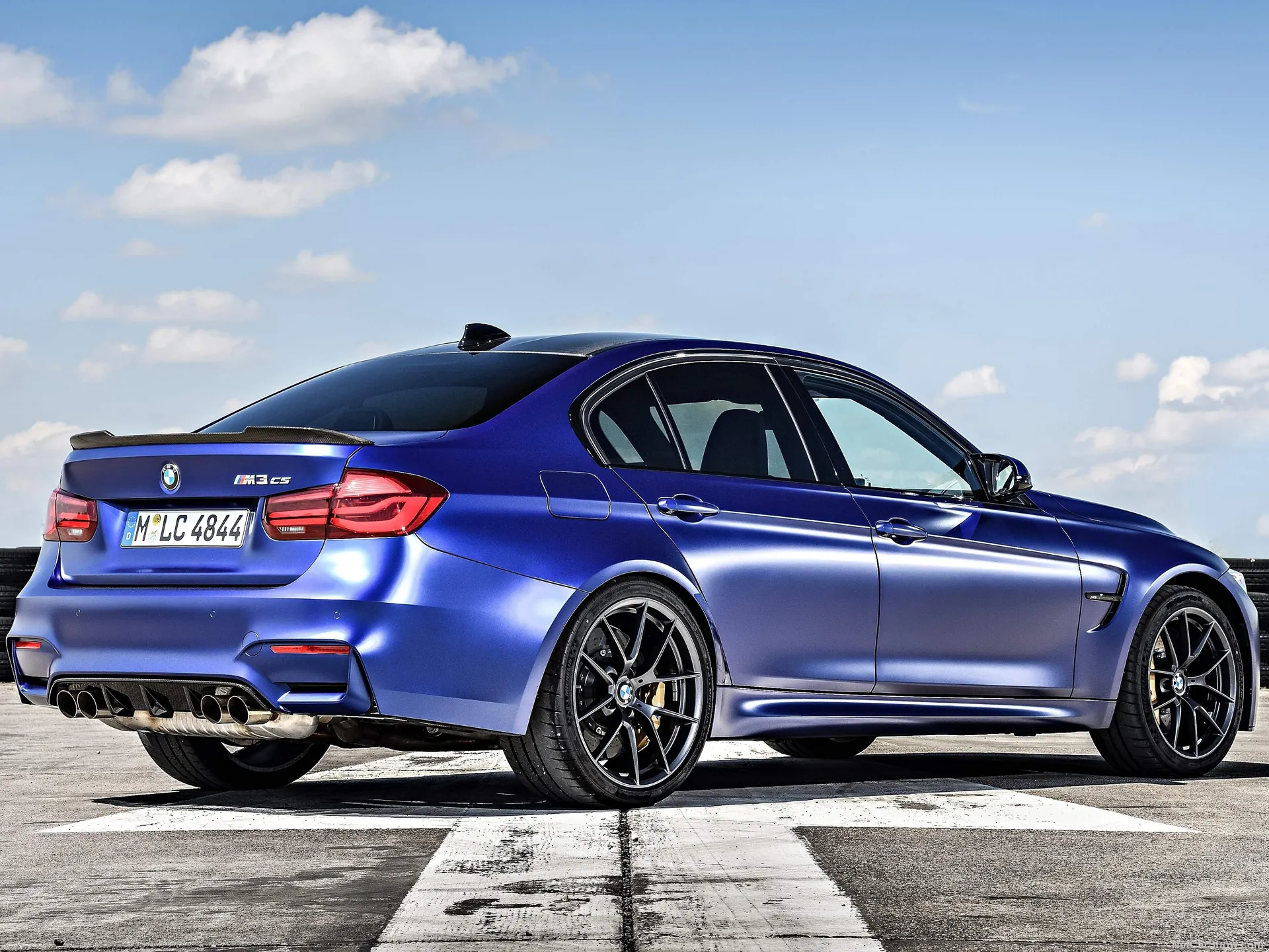BMW M3 CS (2018) – zadní tříčtvrteční pohled