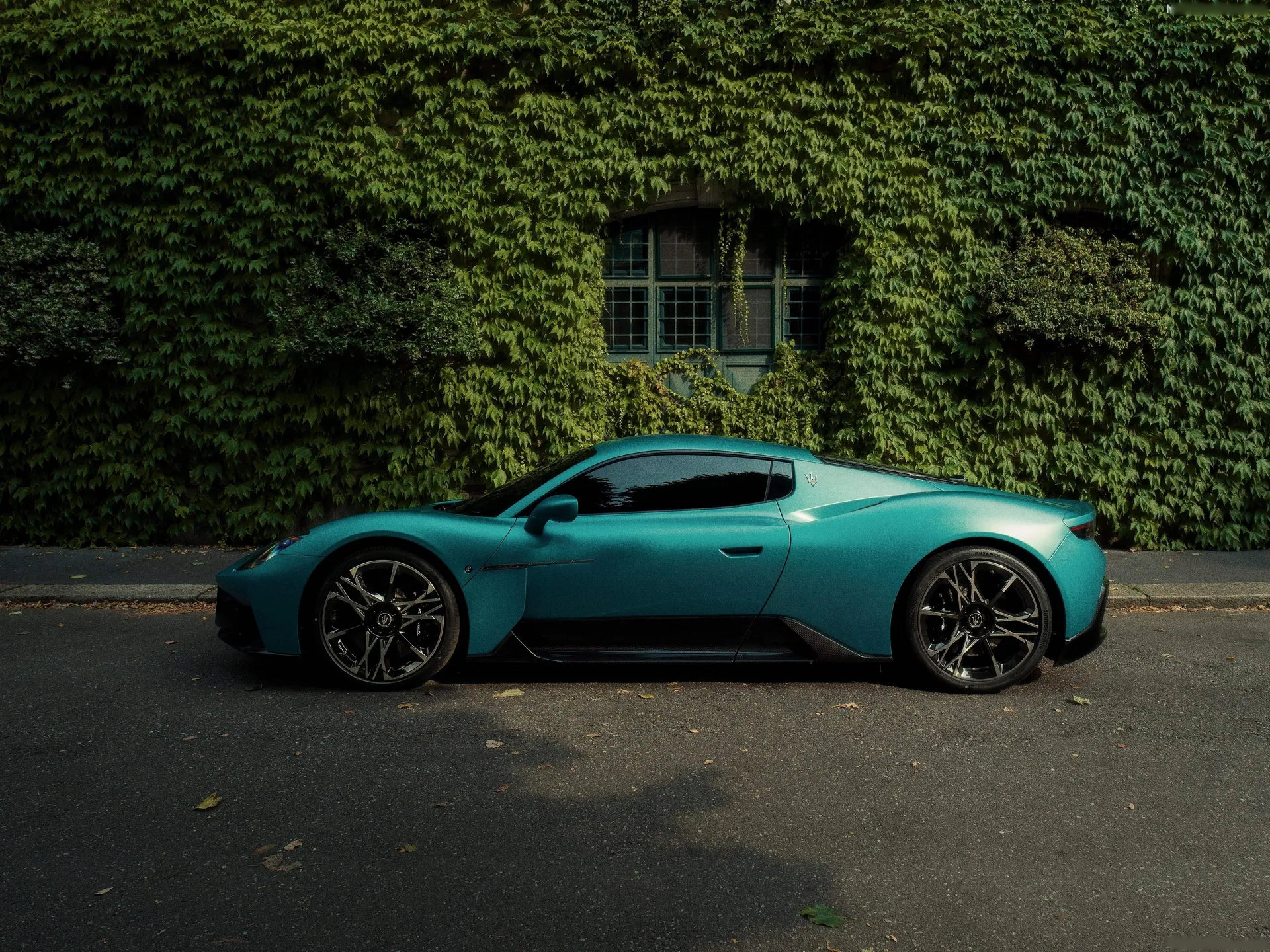 Maserati MCPura (2026) – boční profil