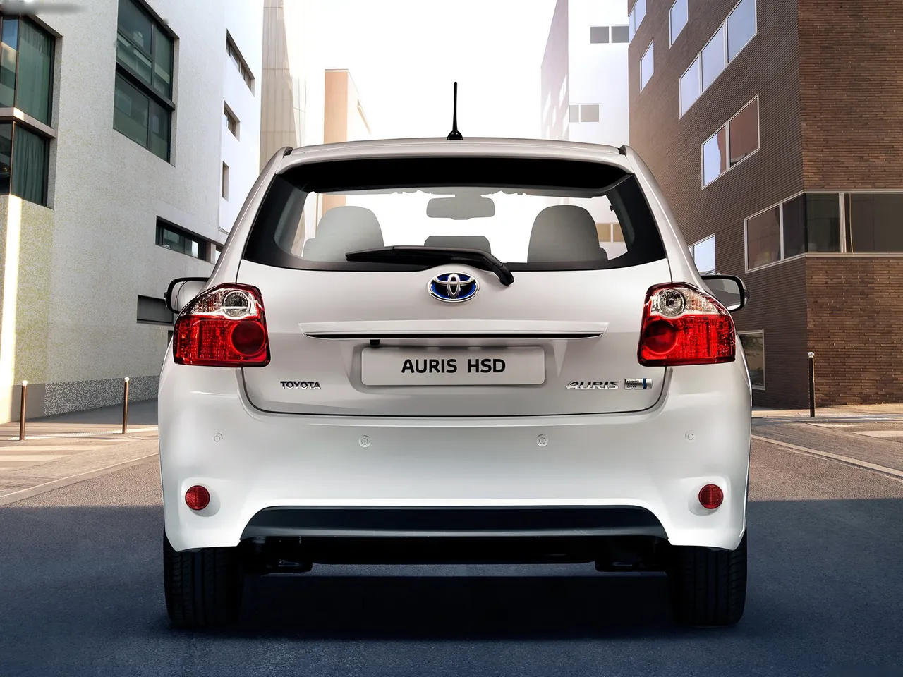Toyota Auris HSD (2011) – zezadu