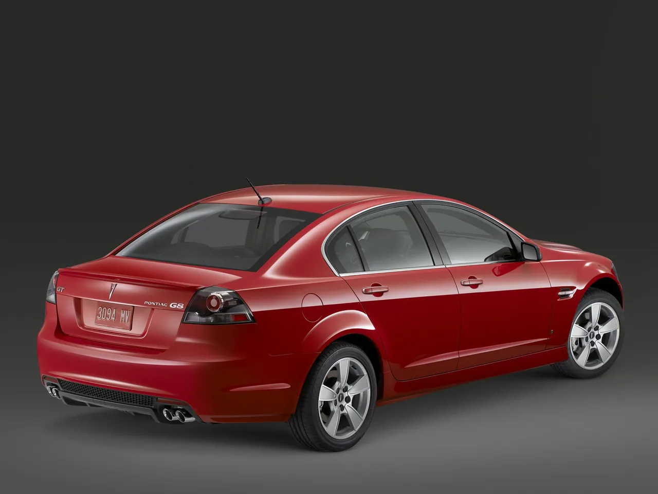 Pontiac G8 GT (2008) – zadní tříčtvrteční pohled