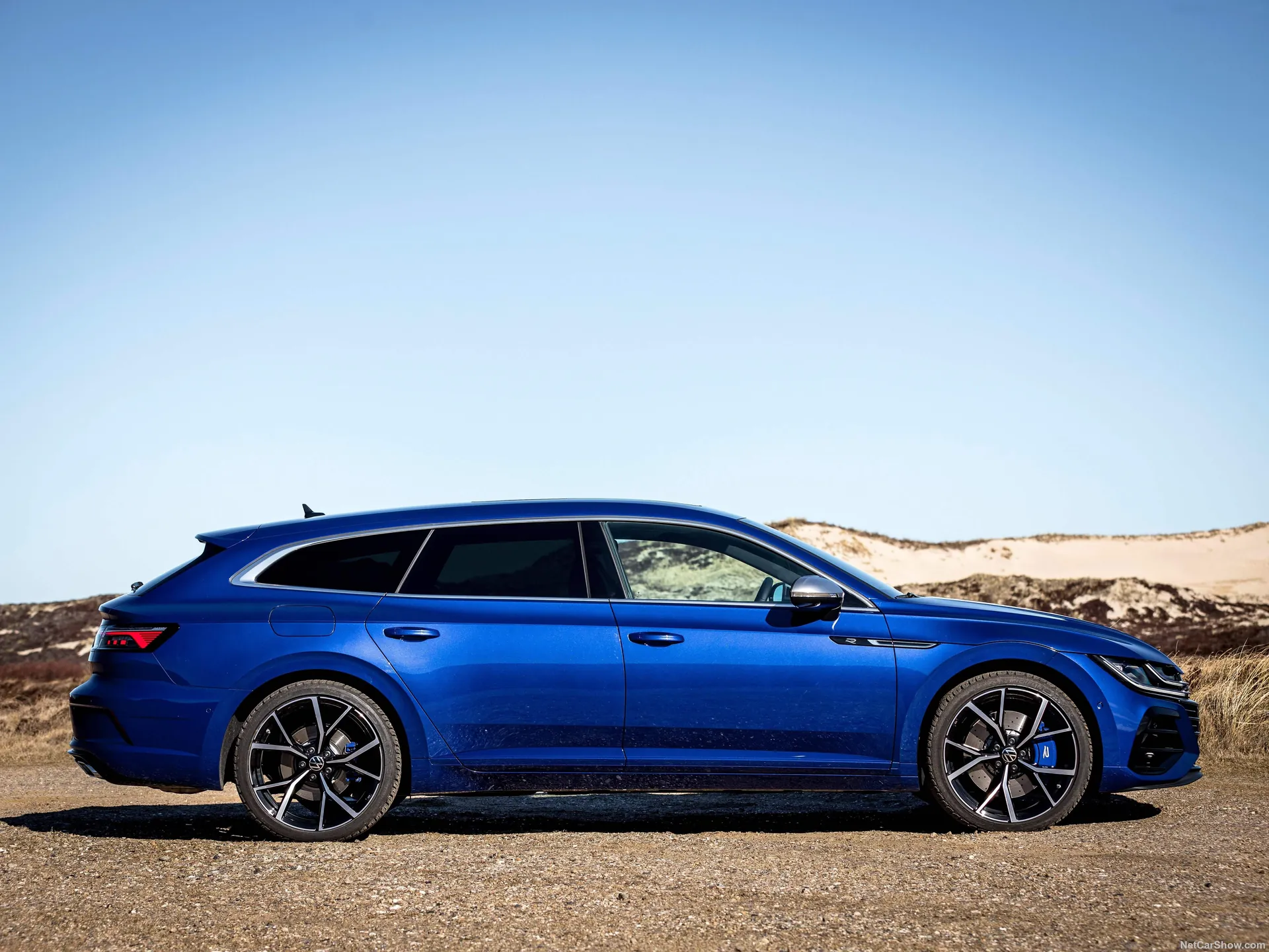 Volkswagen Arteon Shooting Brake R (2021) – boční profil
