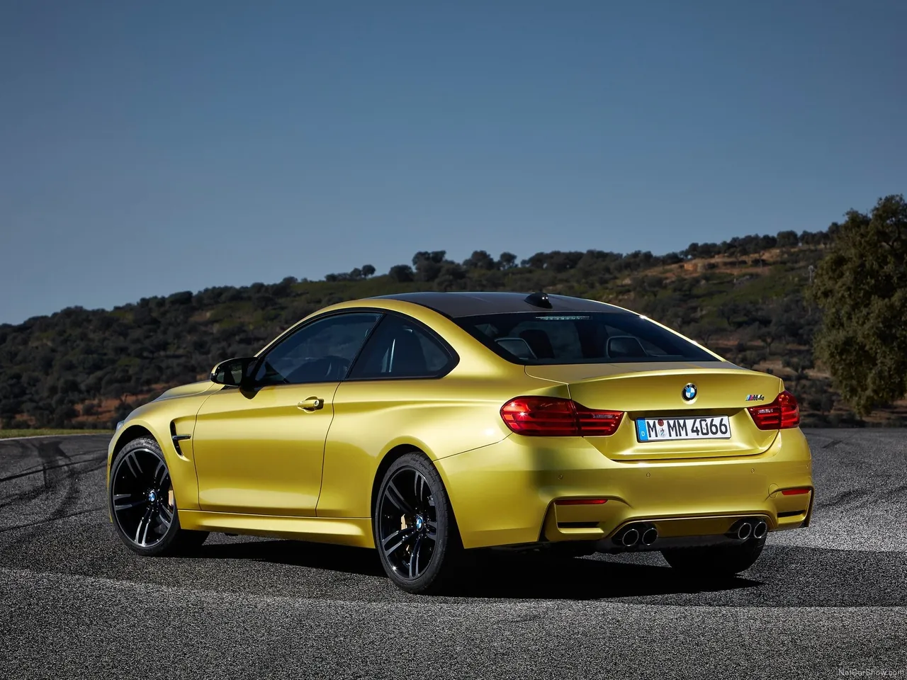 BMW M4 Coupe (2015) - Rear Three-Quarter