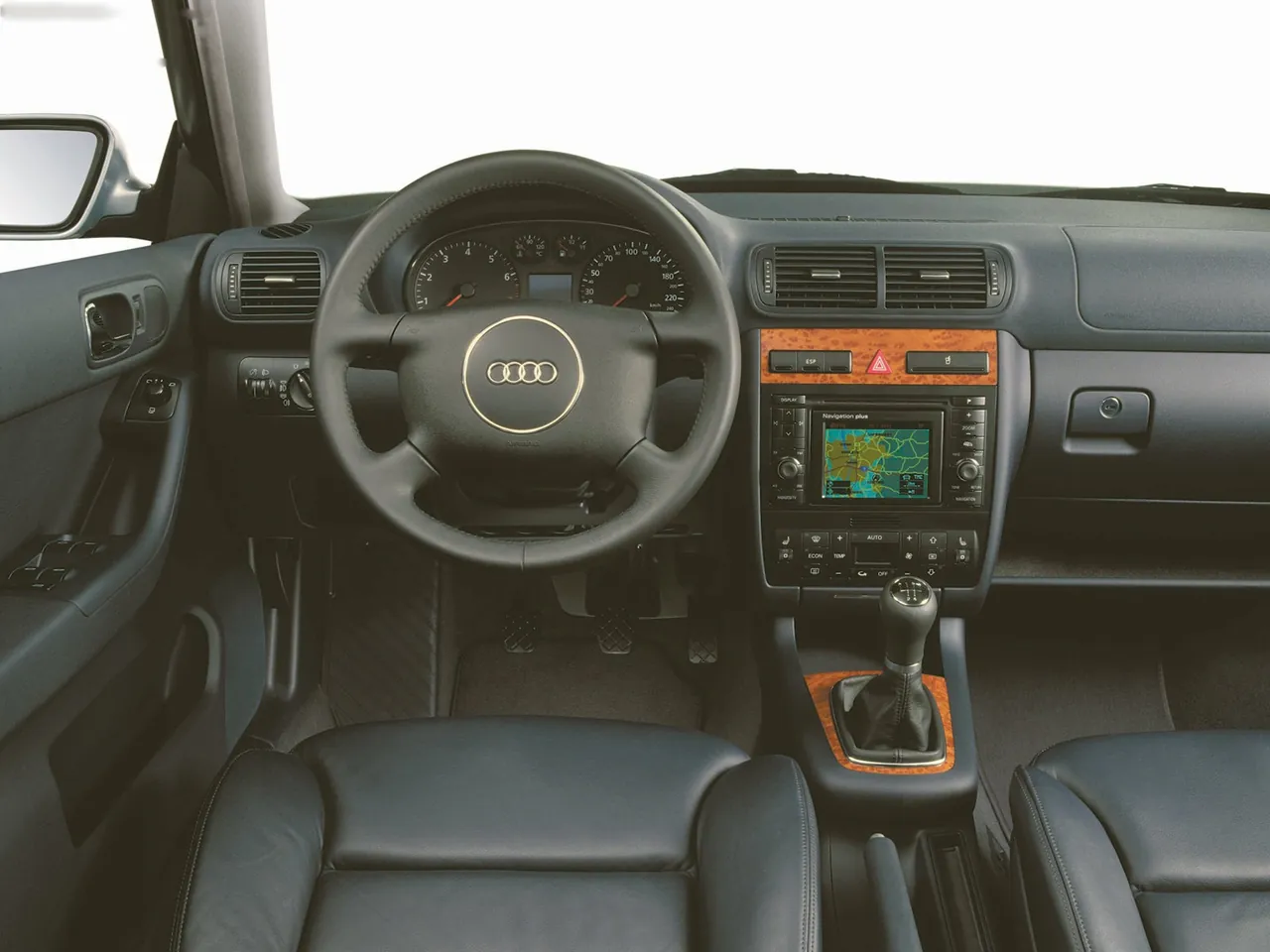 Audi A3 3-door (2000) – interiér