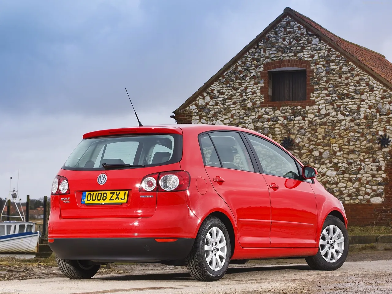 Volkswagen Golf Plus (2005) – zadní tříčtvrteční pohled