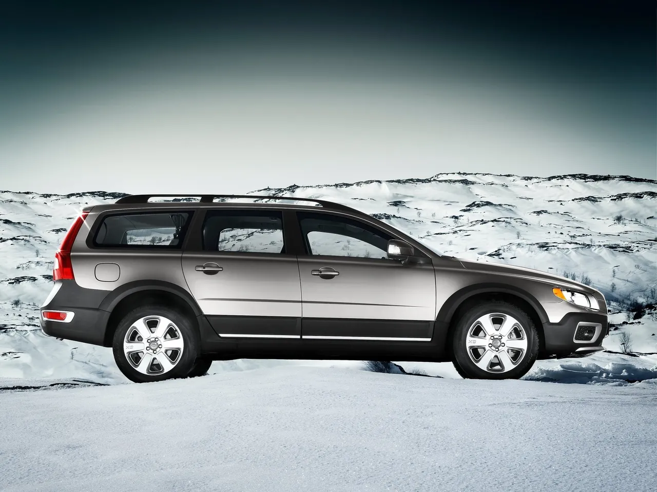 Volvo XC70 (2008) – boční profil
