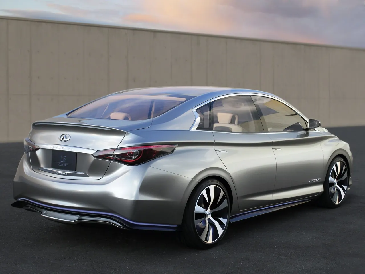 Infiniti LE Concept (2012) – zadní tříčtvrteční pohled
