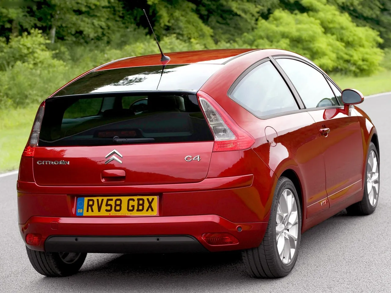 Citroen C4 Coupe (2009) – zadní tříčtvrteční pohled