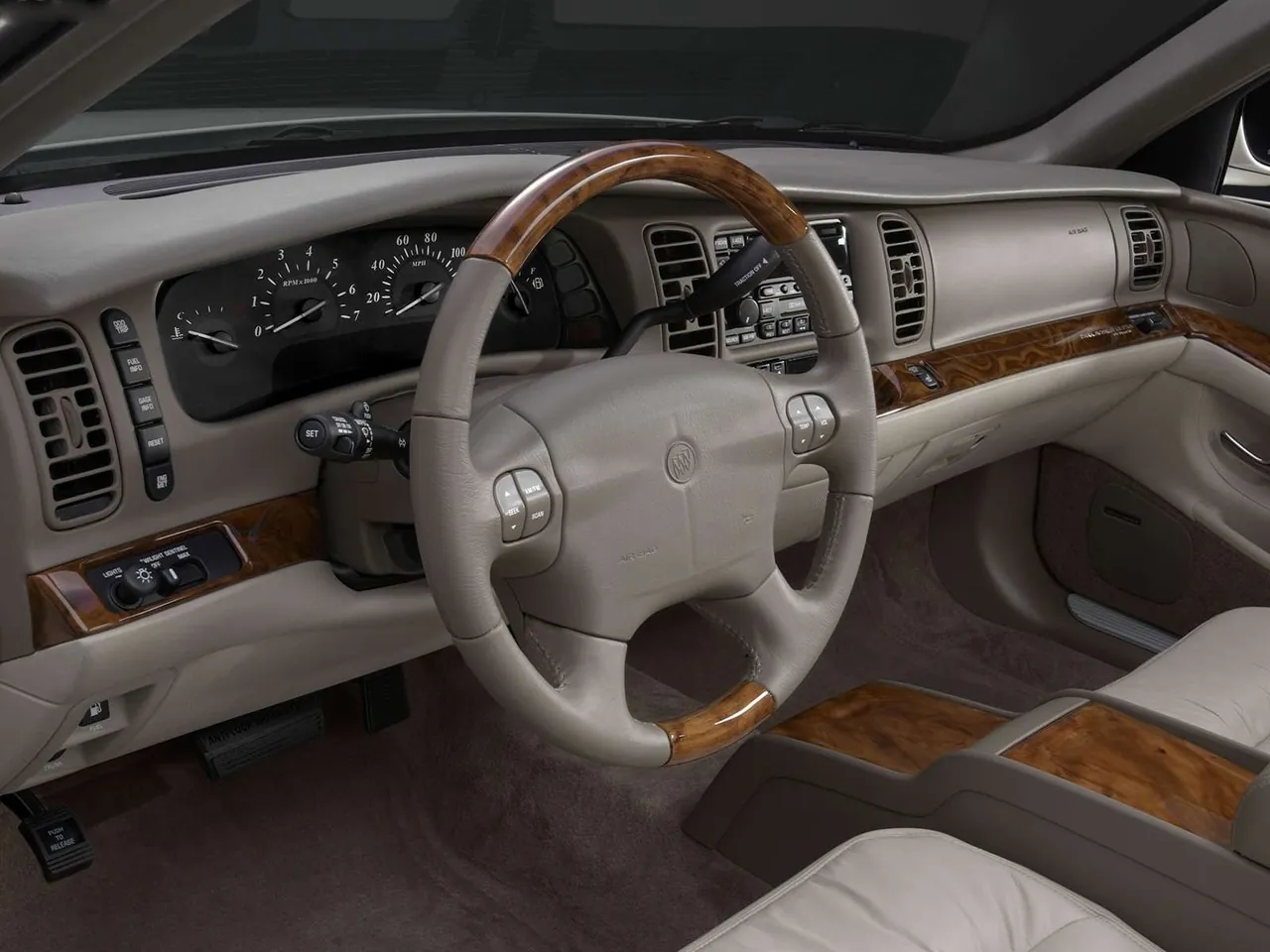 Buick Park Avenue Ultra (2003) – interiér