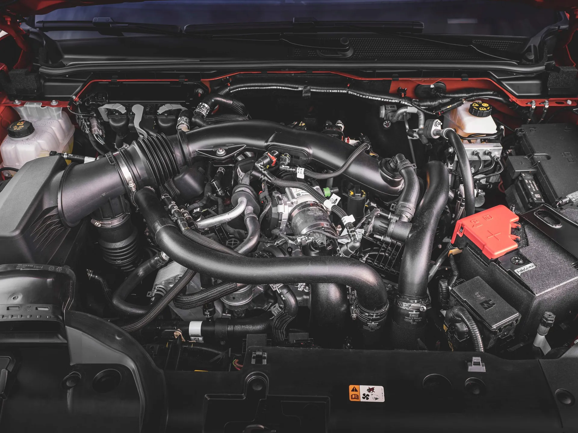 Ford Ranger Raptor (2023) – motorový prostor