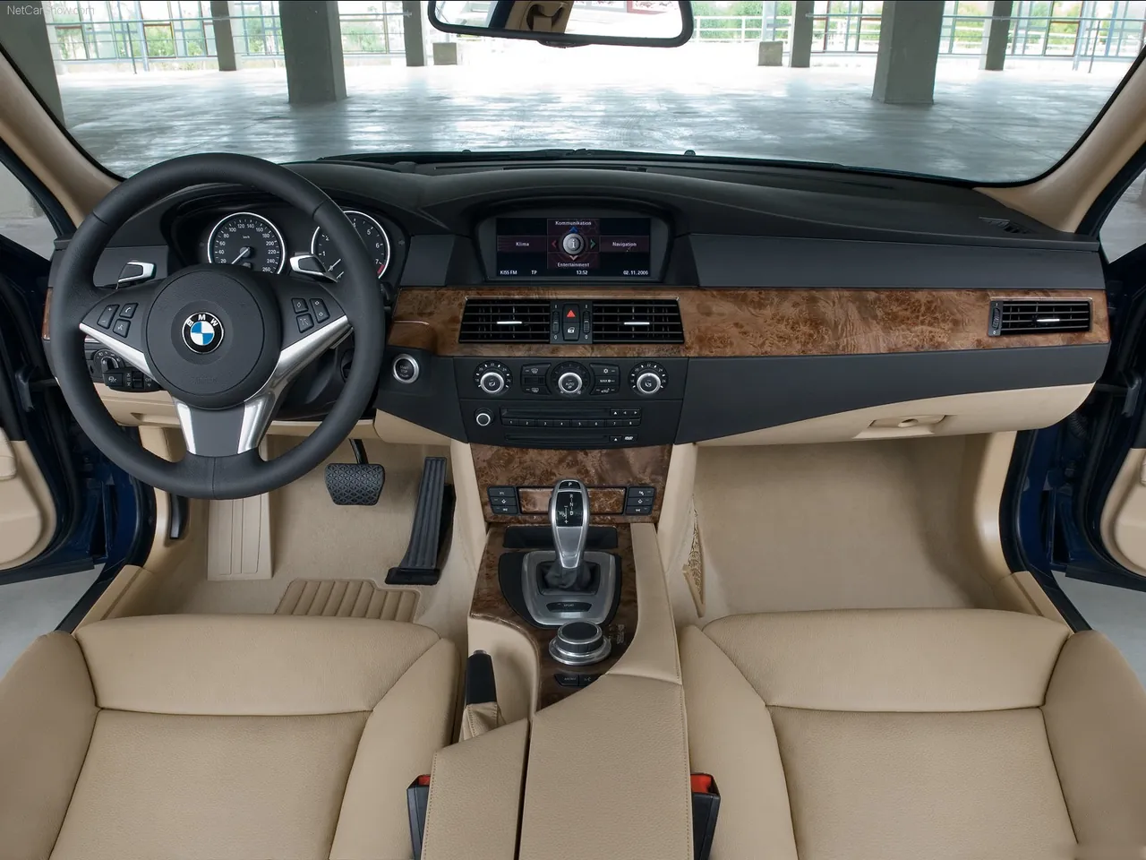 BMW 5-Series Touring (2008) – interiér
