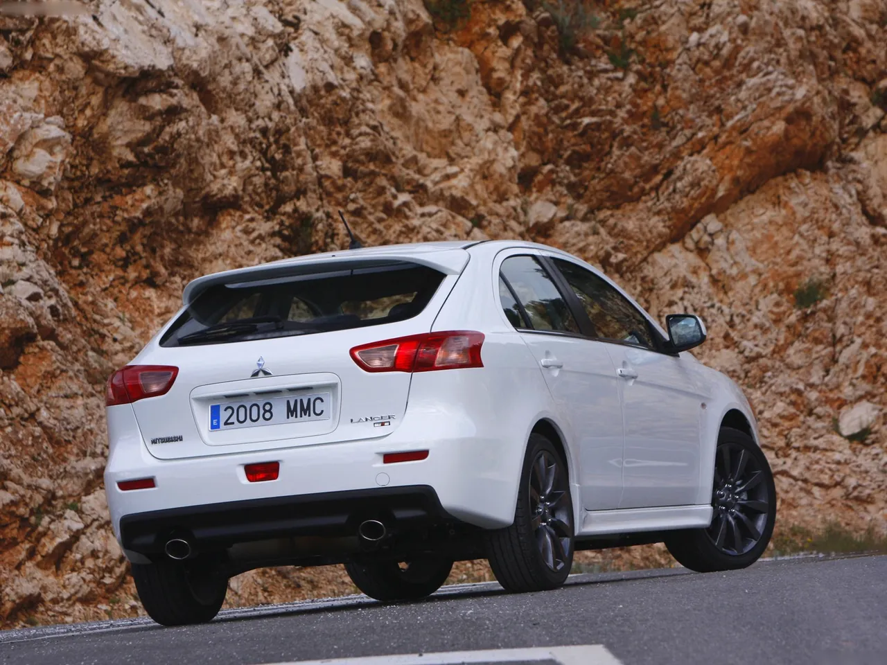 Mitsubishi Lancer Sportback Ralliart (2009) - Rear Three-Quarter