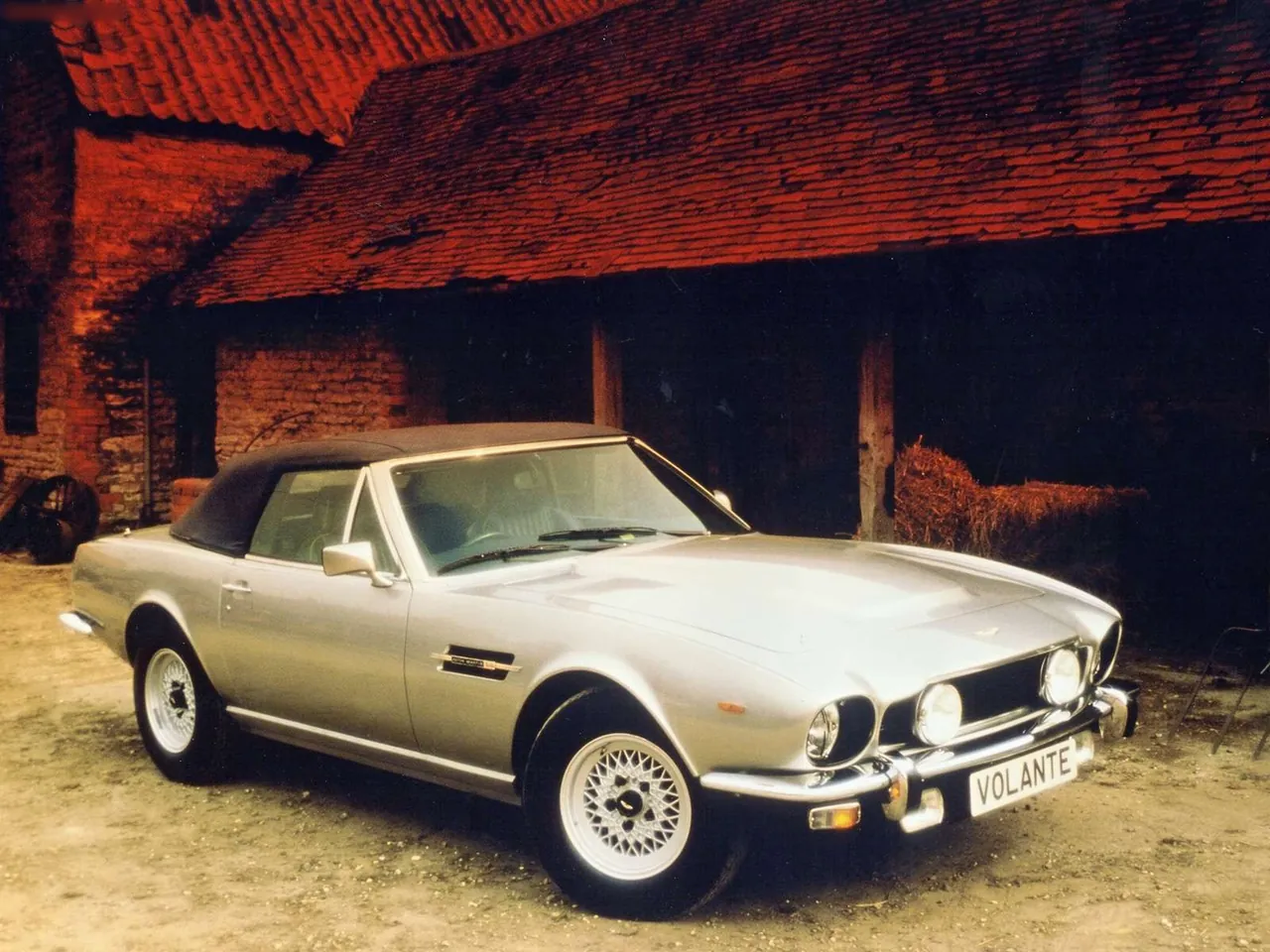 Aston Martin V8 Volante (1978)