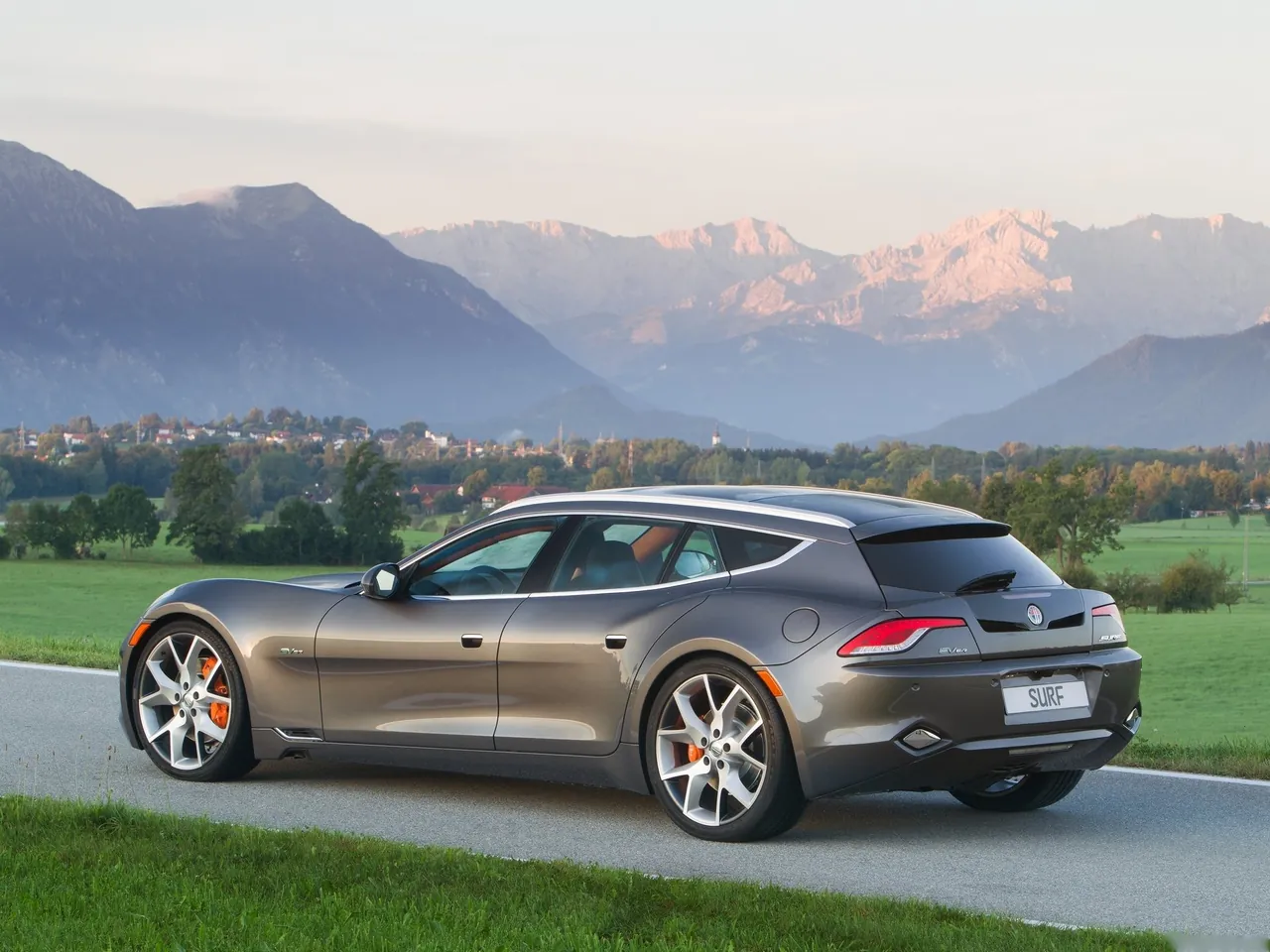 Fisker Surf (2013) – zadní tříčtvrteční pohled
