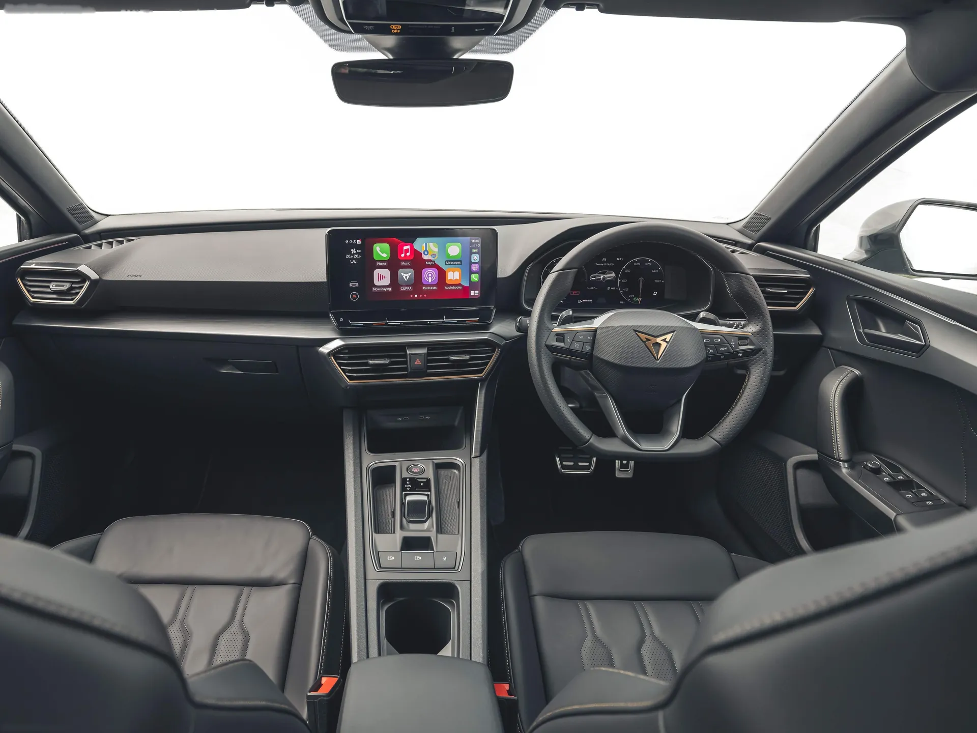 Cupra Leon [UK] (2021) – interiér