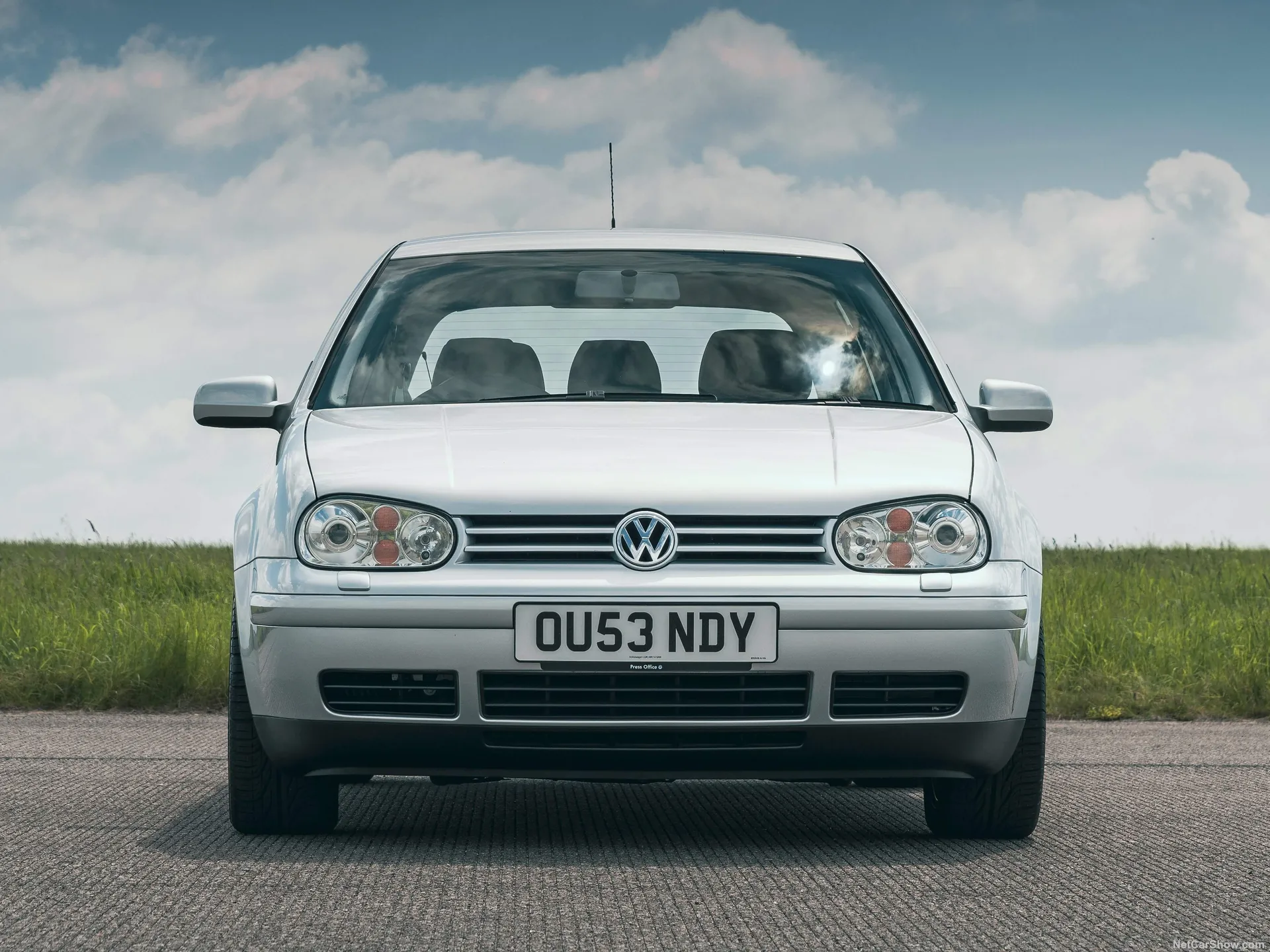 Volkswagen Golf IV GTI [UK] (1998) - Front