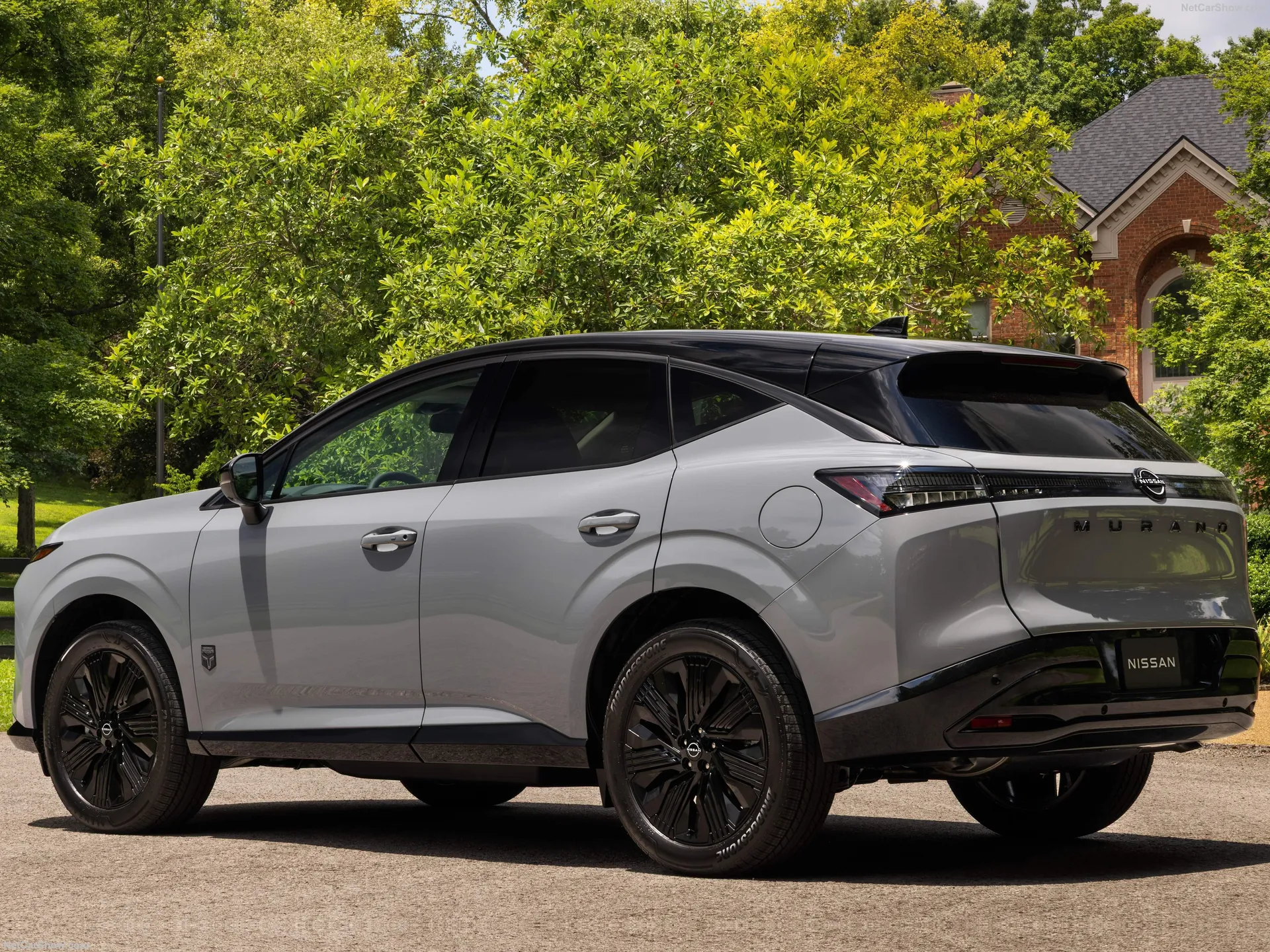 Nissan Murano Dark Armor (2027) – zadní tříčtvrteční pohled