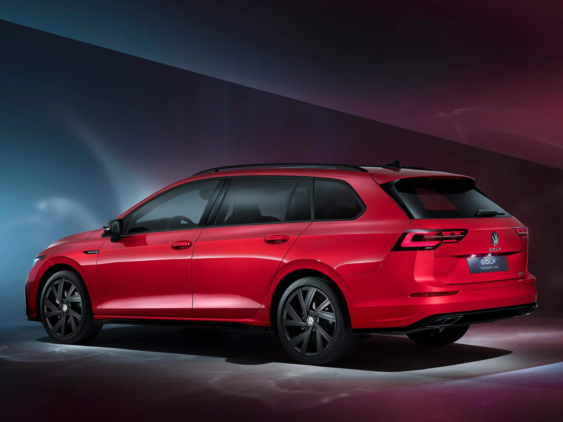 Volkswagen Golf Variant (2021) - Rear Three-Quarter