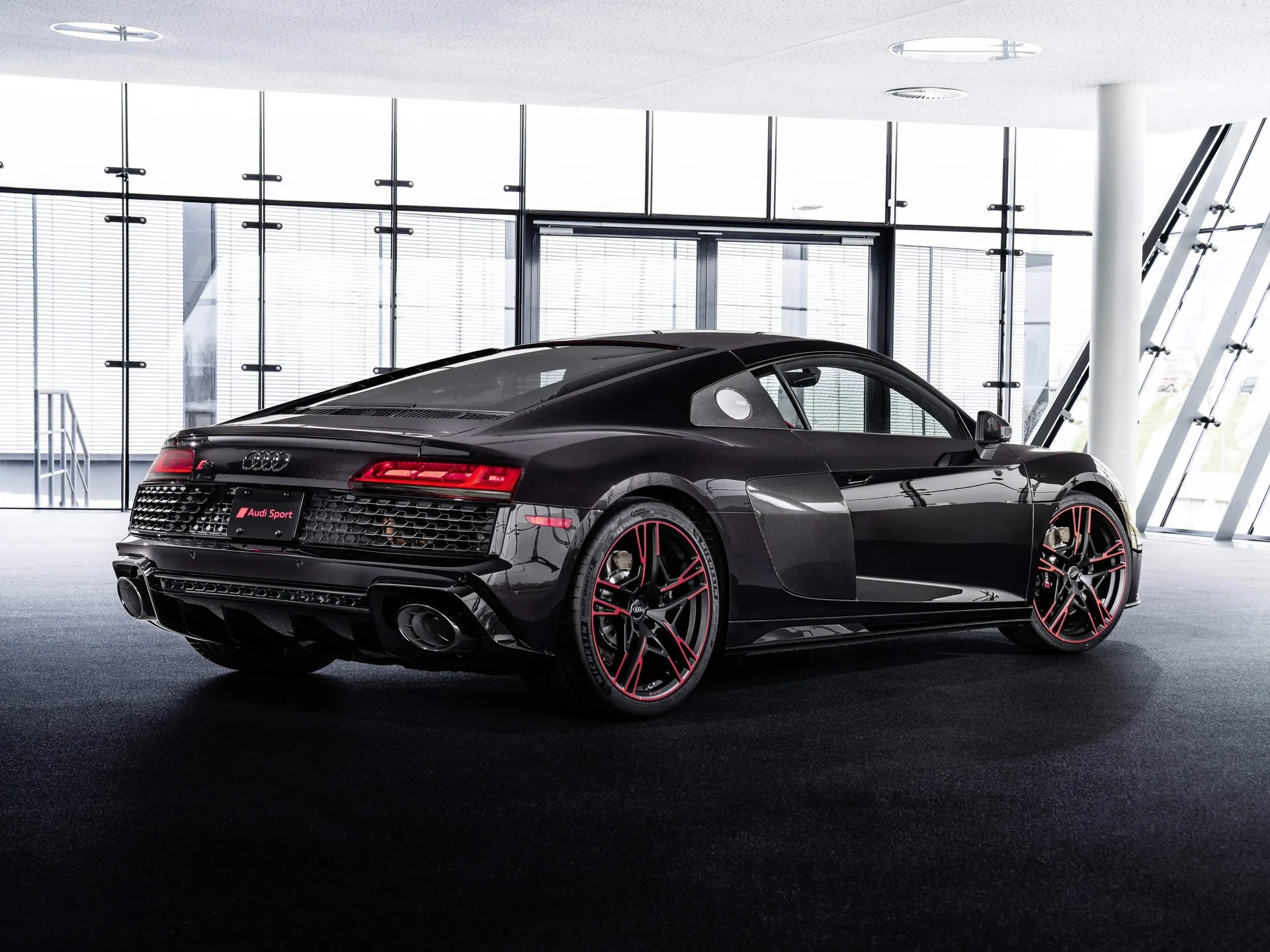 Audi R8 RWD Panther Edition (2021) – zadní tříčtvrteční pohled