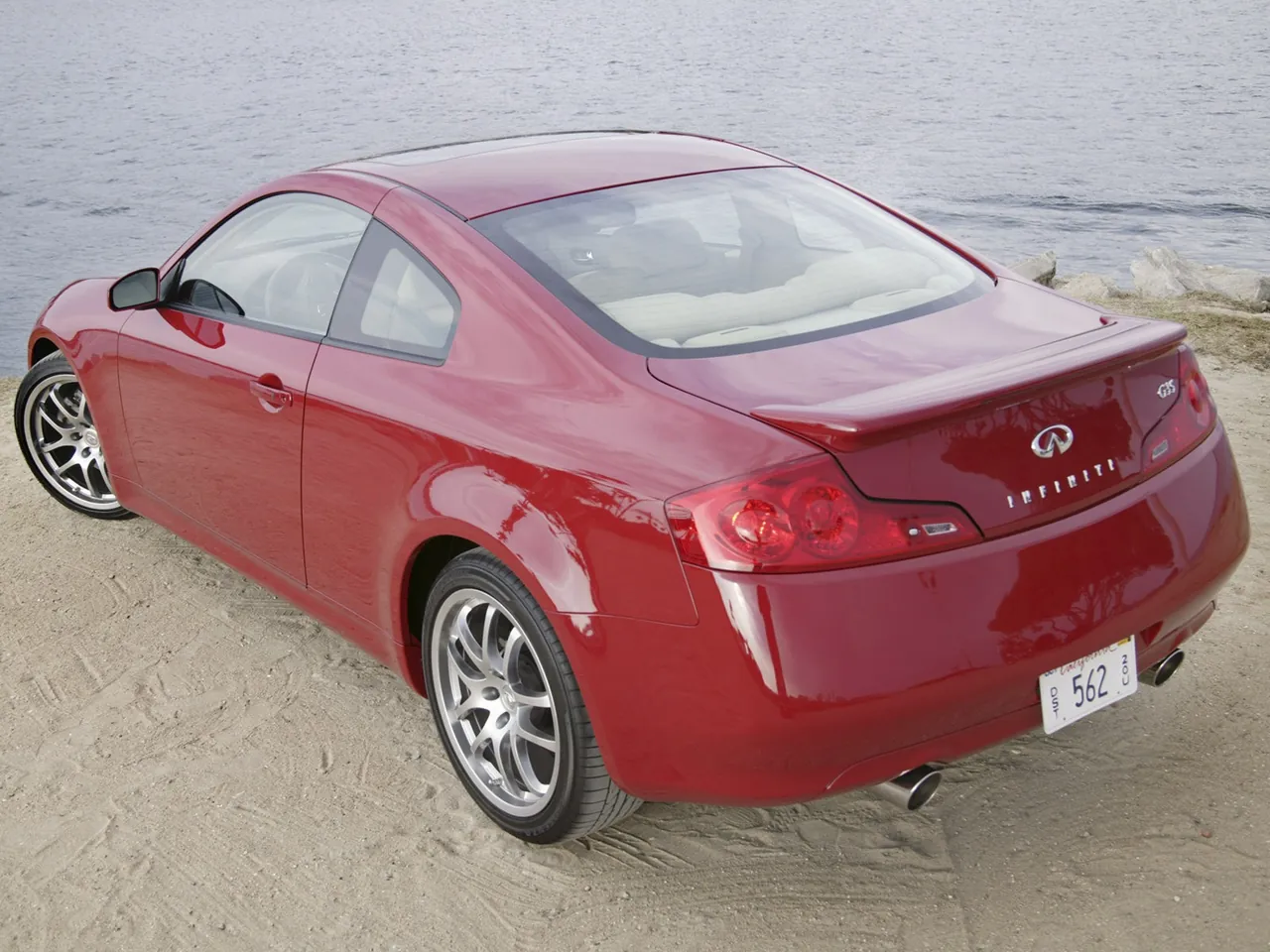 Infiniti G35 Sport Coupe (2006) – zadní tříčtvrteční pohled