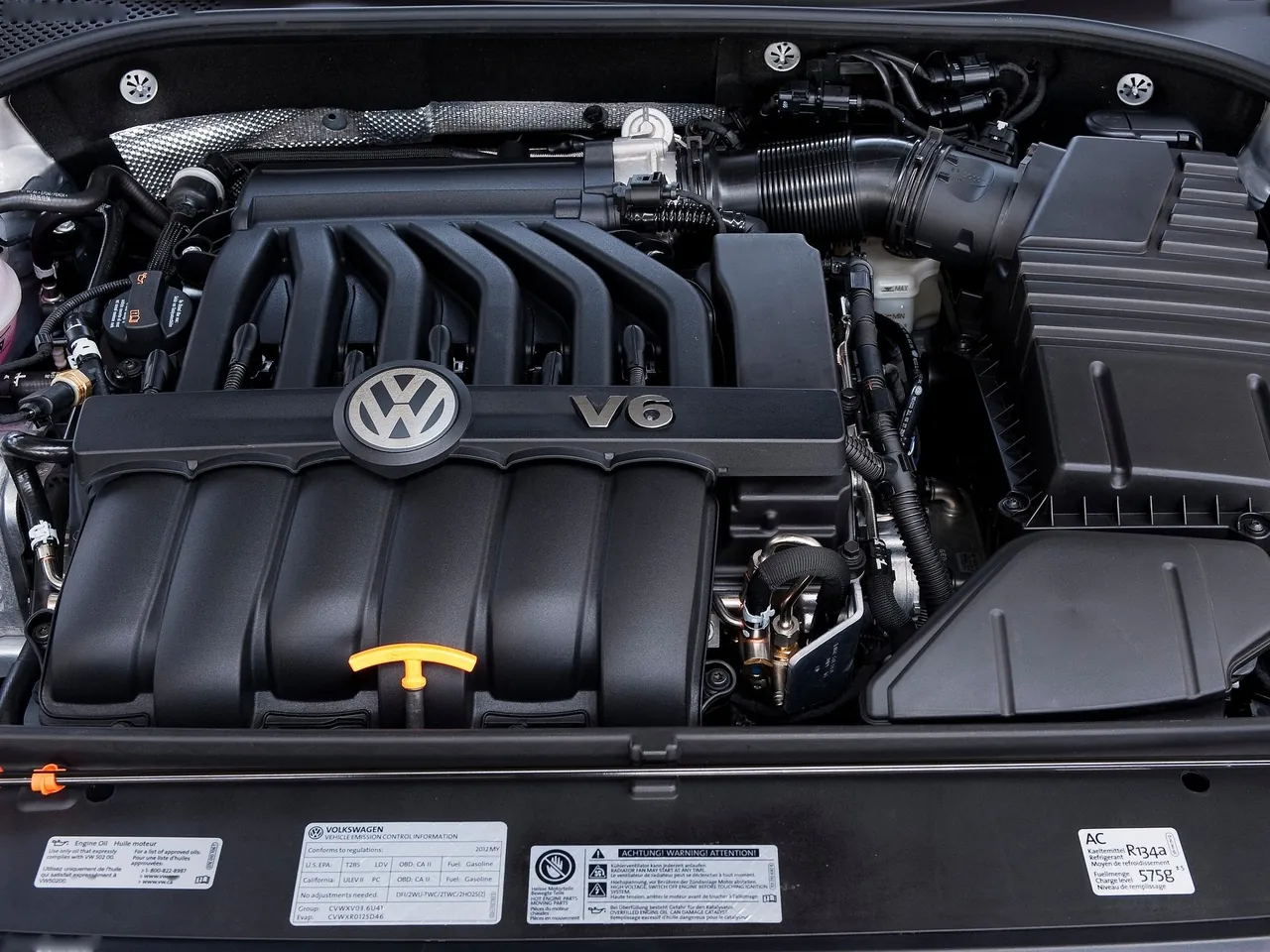 Volkswagen Passat [US] (2012) – motorový prostor