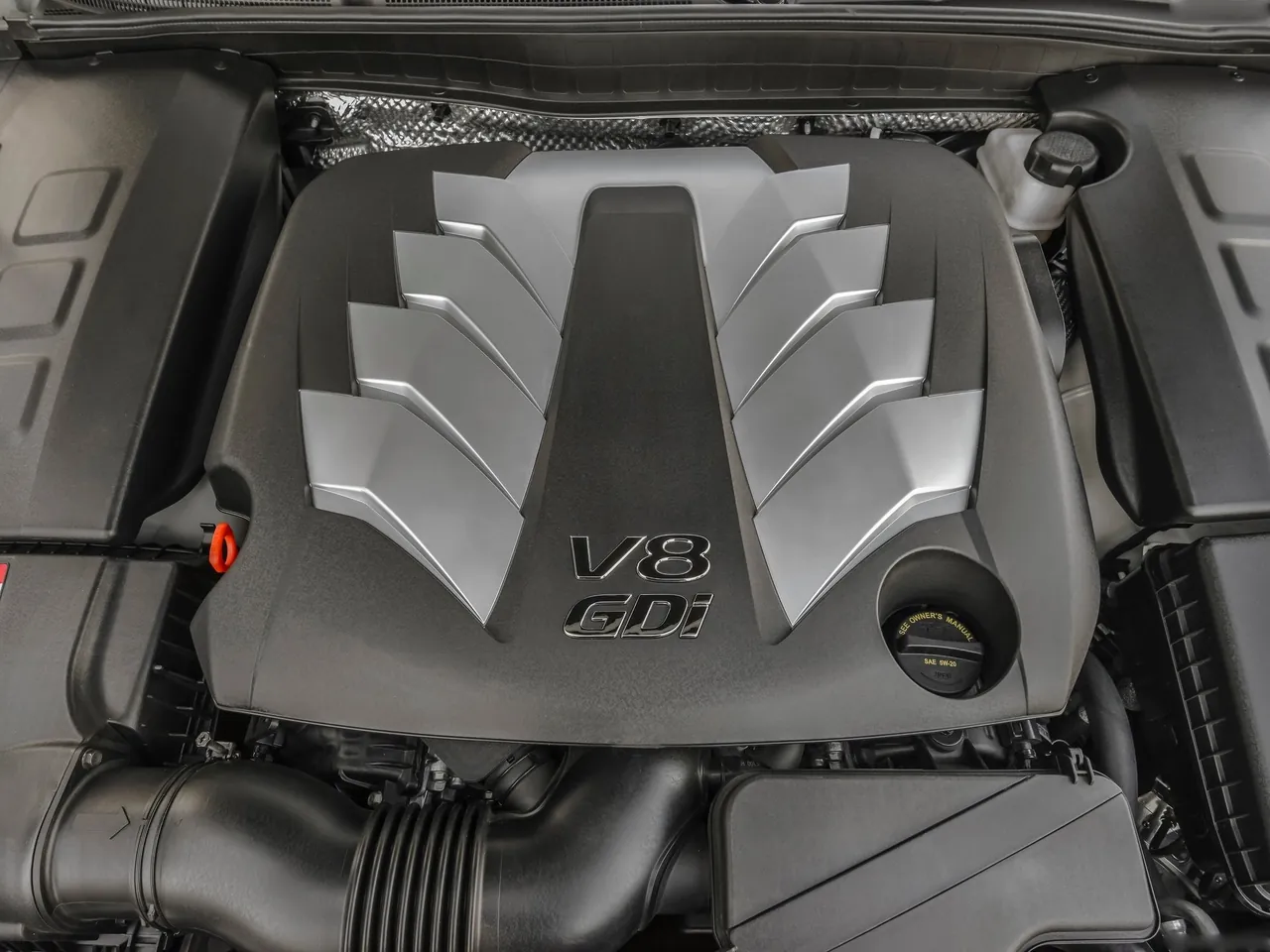 Kia K900 (2015) – motorový prostor