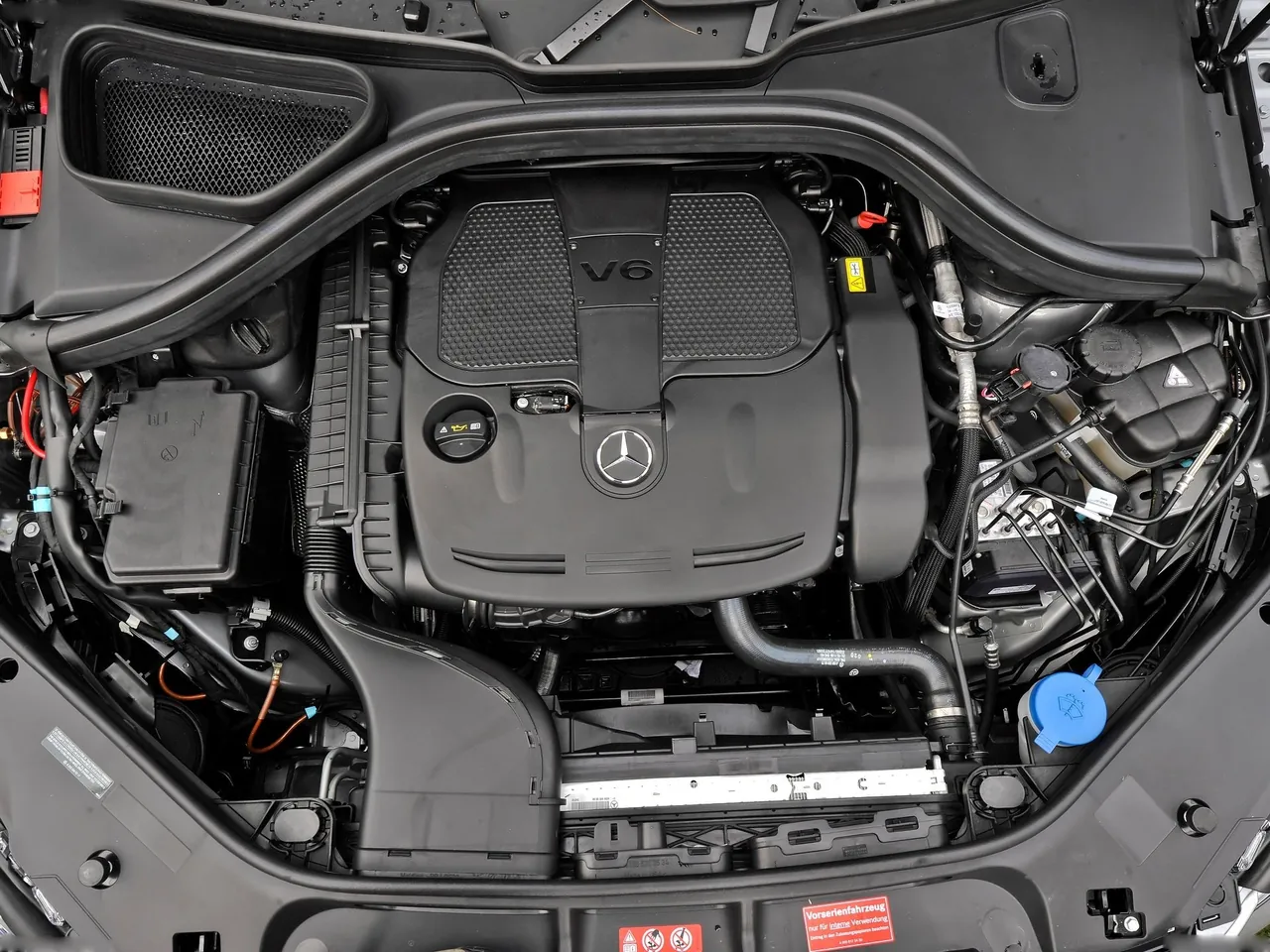 Mercedes-Benz M-Class (2012) - Engine Bay