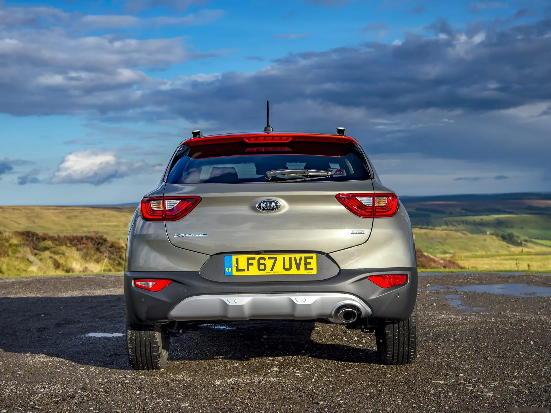 Kia Stonic [UK] (2018) – zezadu