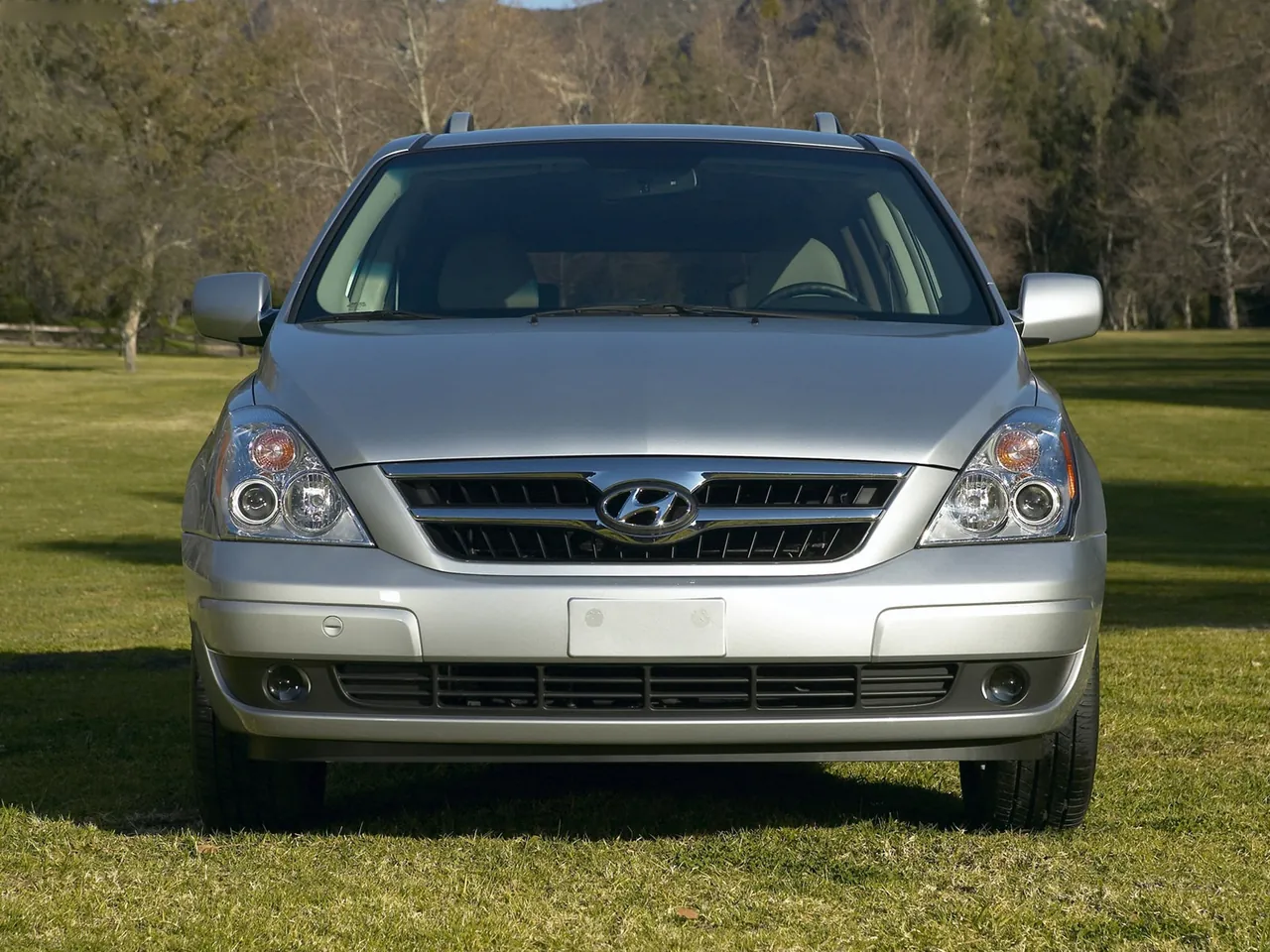 Hyundai Entourage (2007) – zepředu