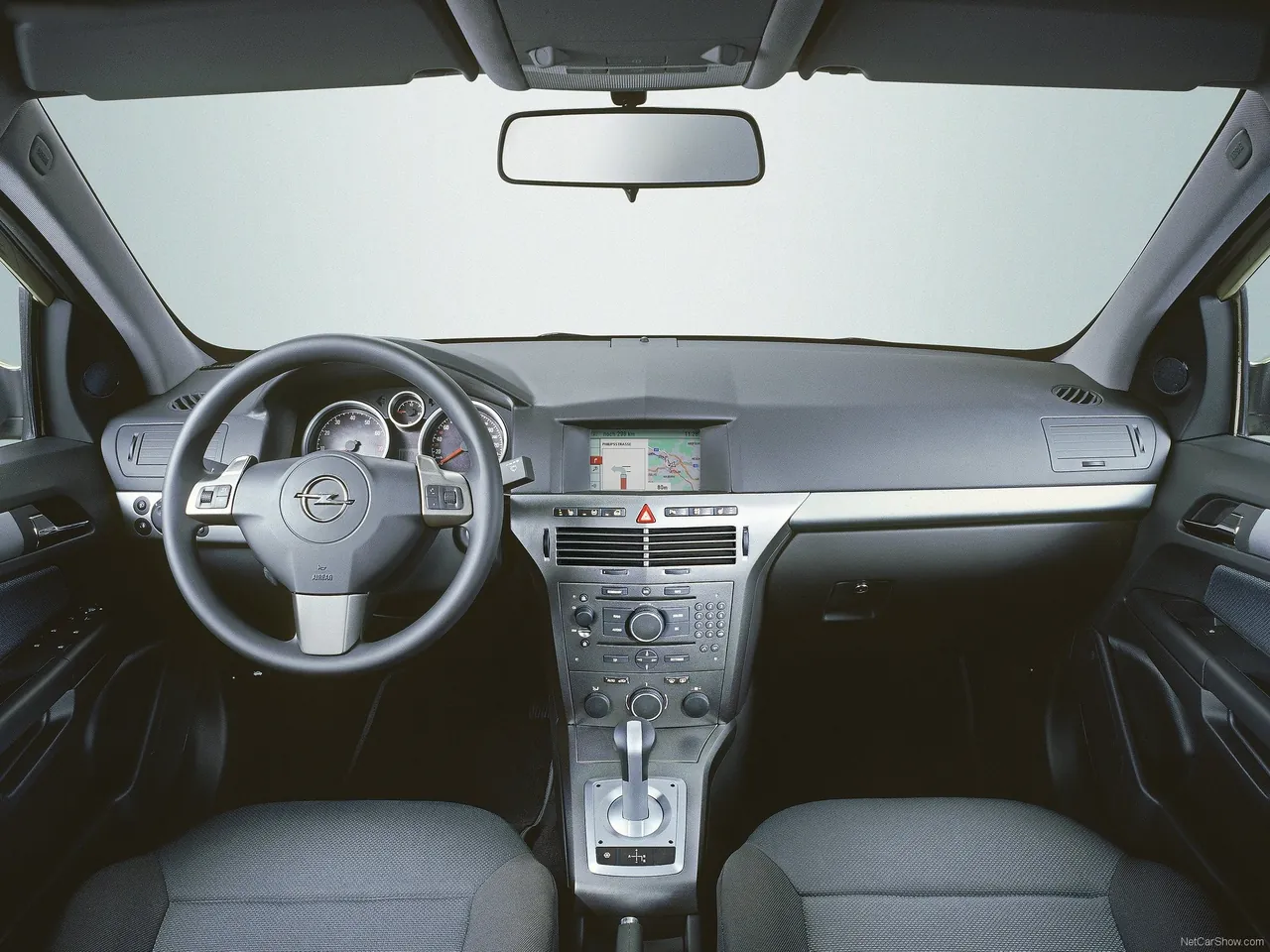 Opel Astra Station Wagon (2004) – interiér