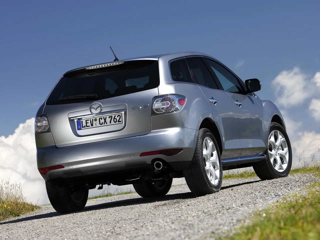 Mazda CX-7 (2010) – zadní tříčtvrteční pohled