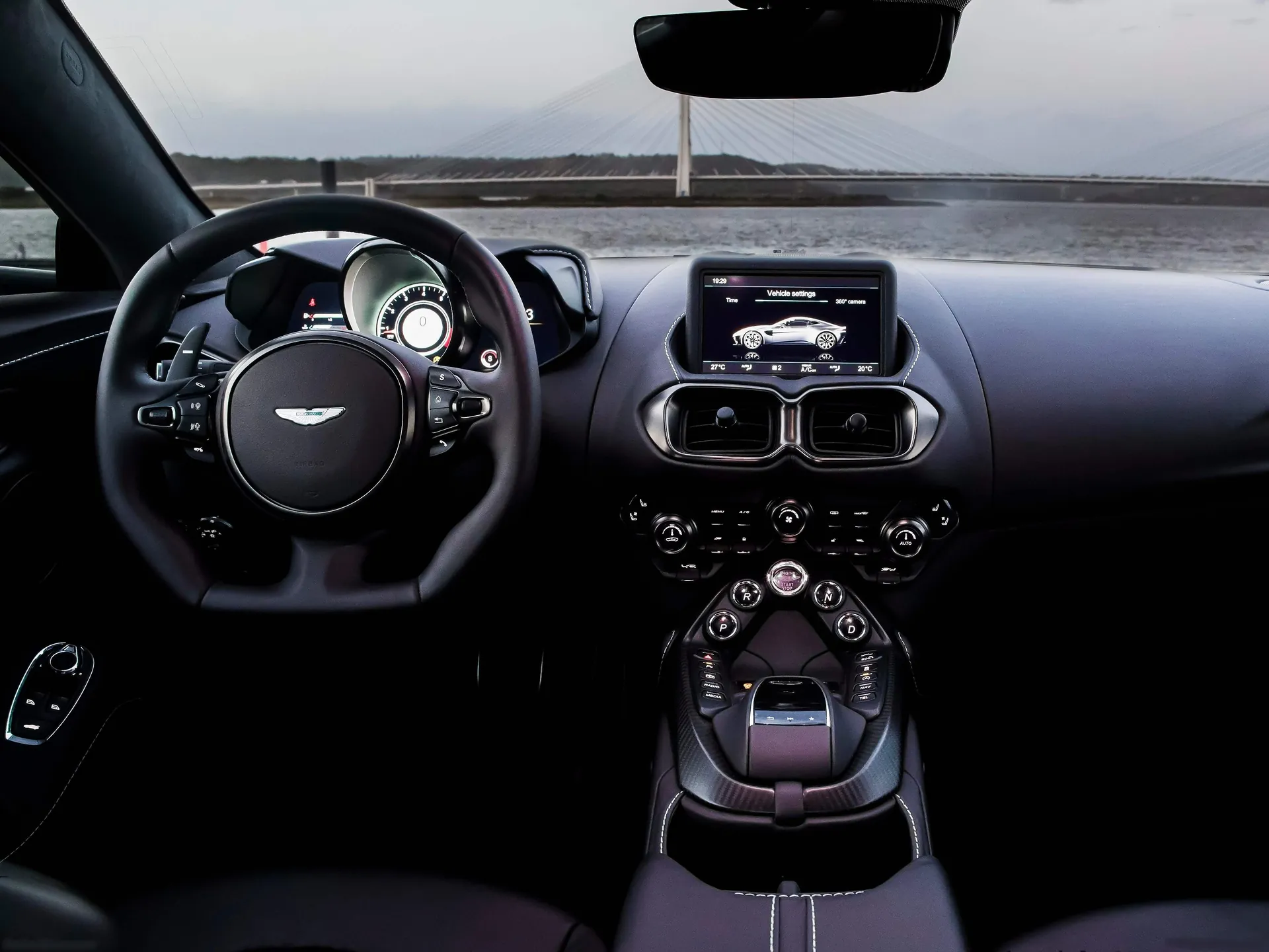 Aston Martin Vantage (2019) - Interior
