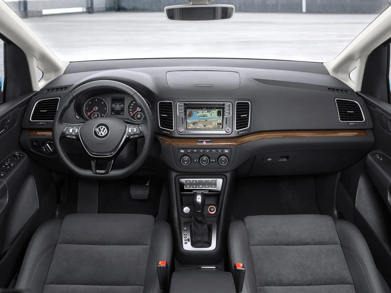 Volkswagen Sharan (2016) – interiér