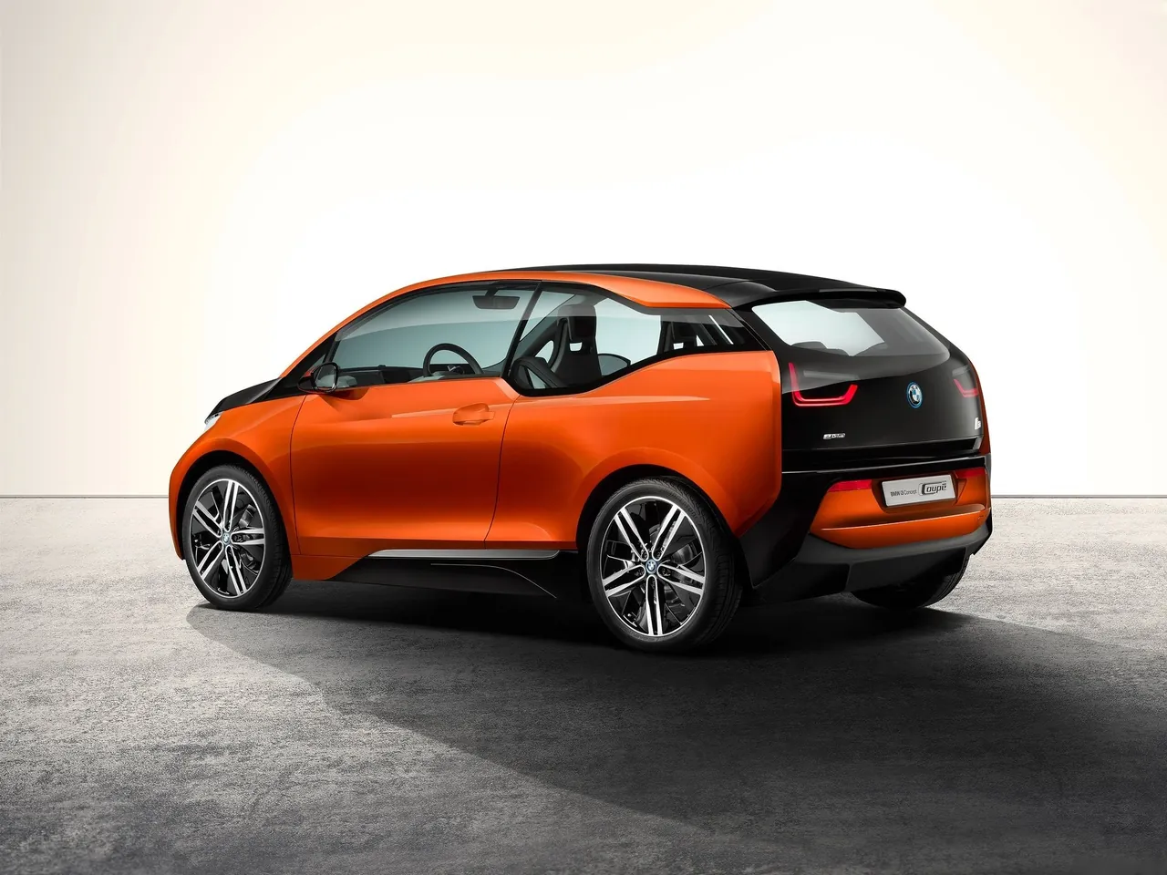 BMW i3 Coupe Concept (2012) – zadní tříčtvrteční pohled