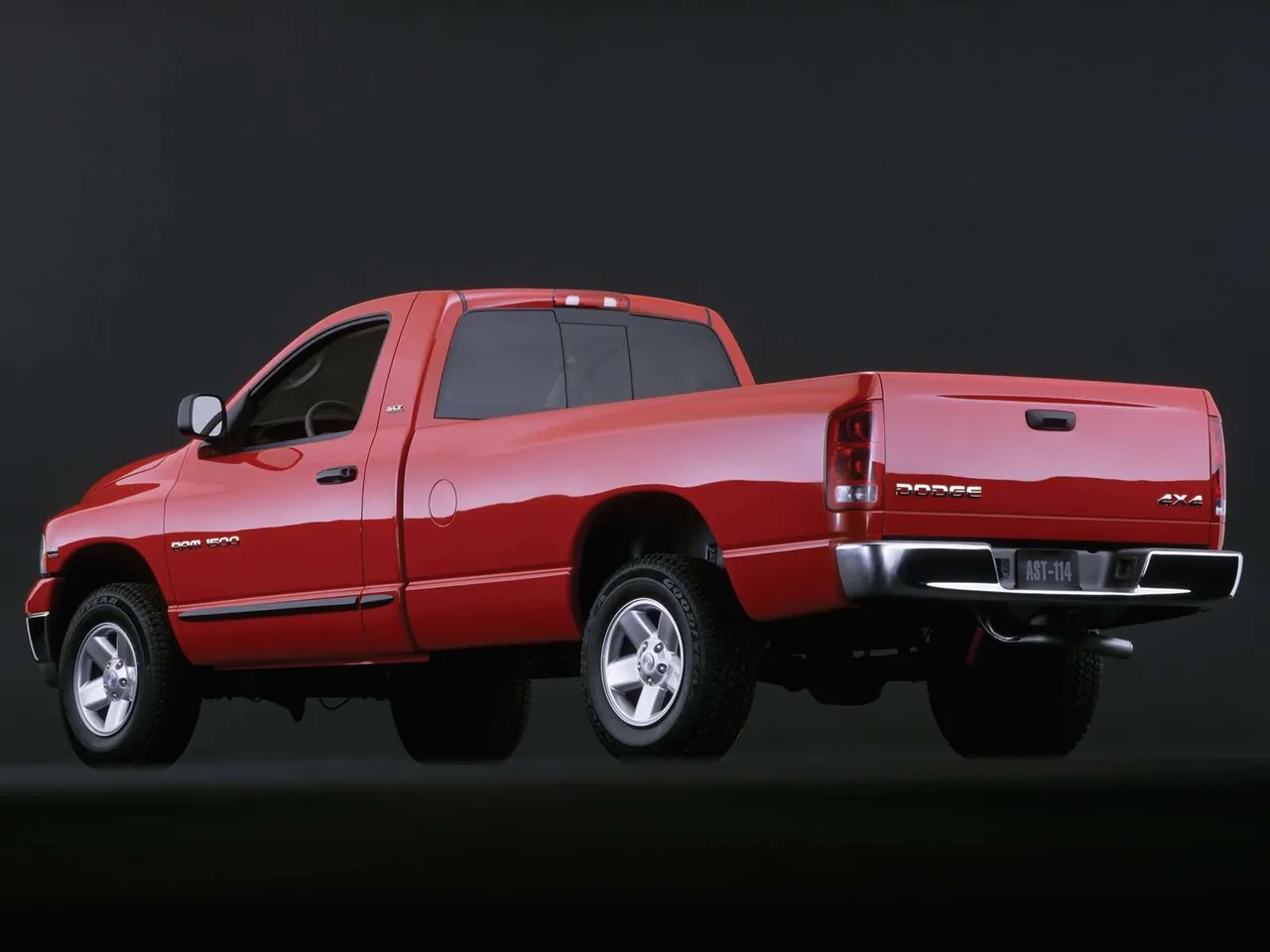 Dodge Ram 1500 (2002) – zadní tříčtvrteční pohled