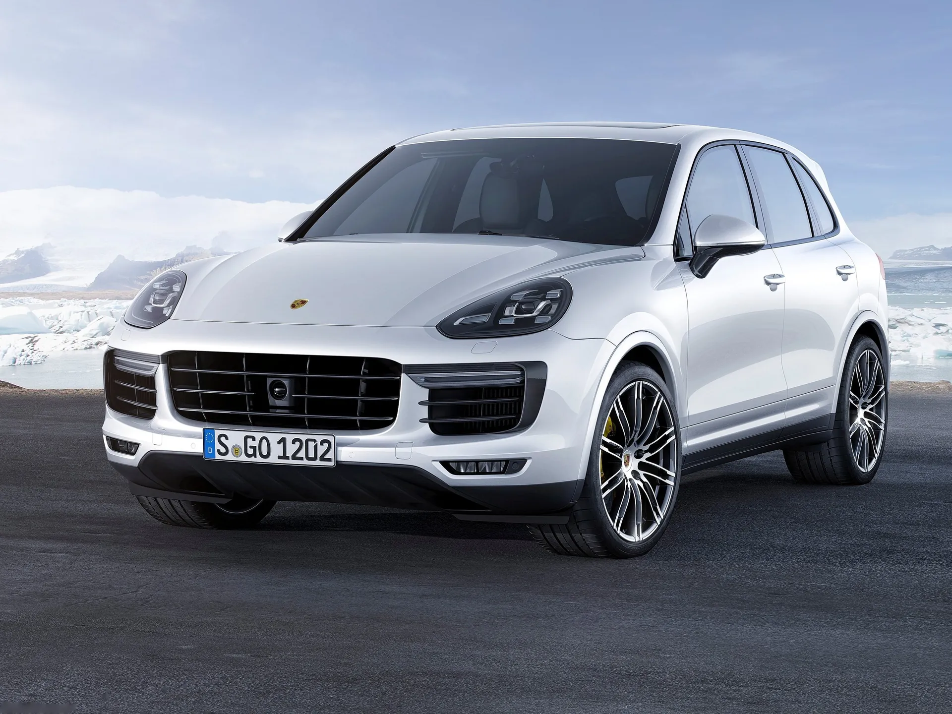 Porsche Cayenne Turbo S (2016)