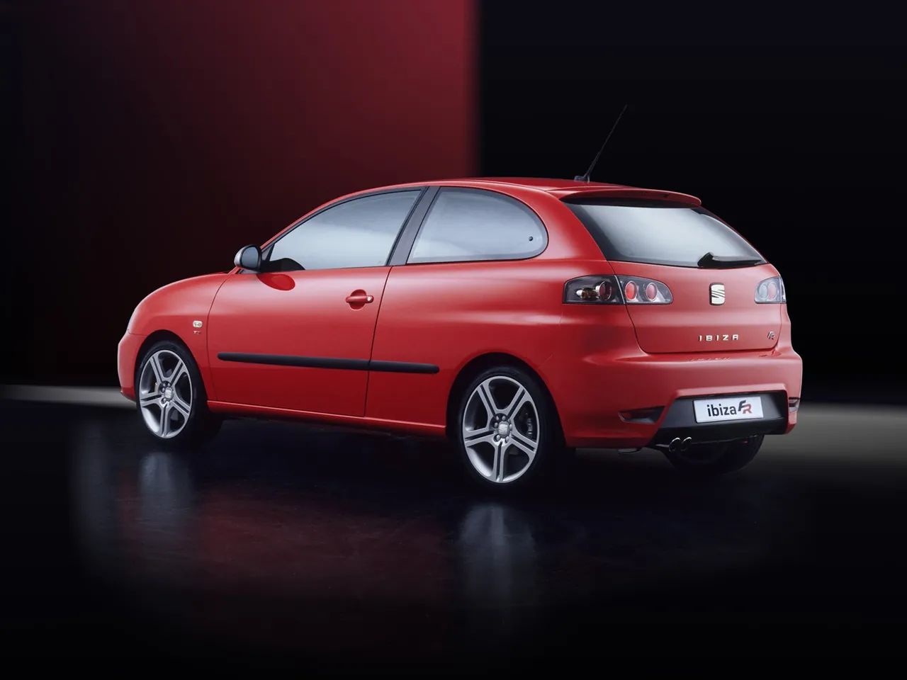 Seat Ibiza (2006) – zadní tříčtvrteční pohled