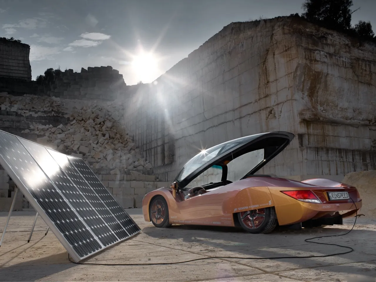 Rinspeed iChange Concept (2009) – zadní tříčtvrteční pohled