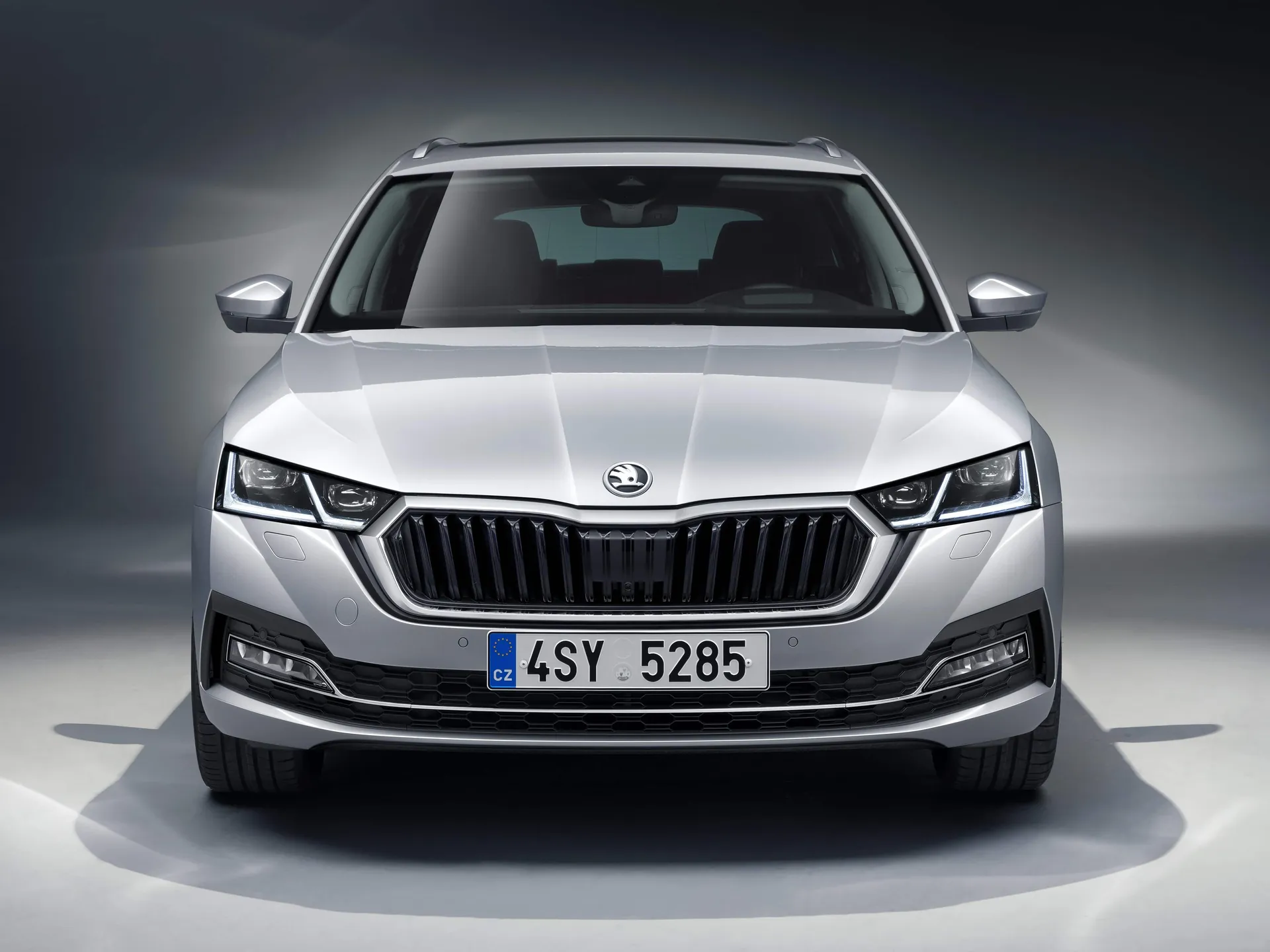 Skoda Octavia Combi (2020) - Front