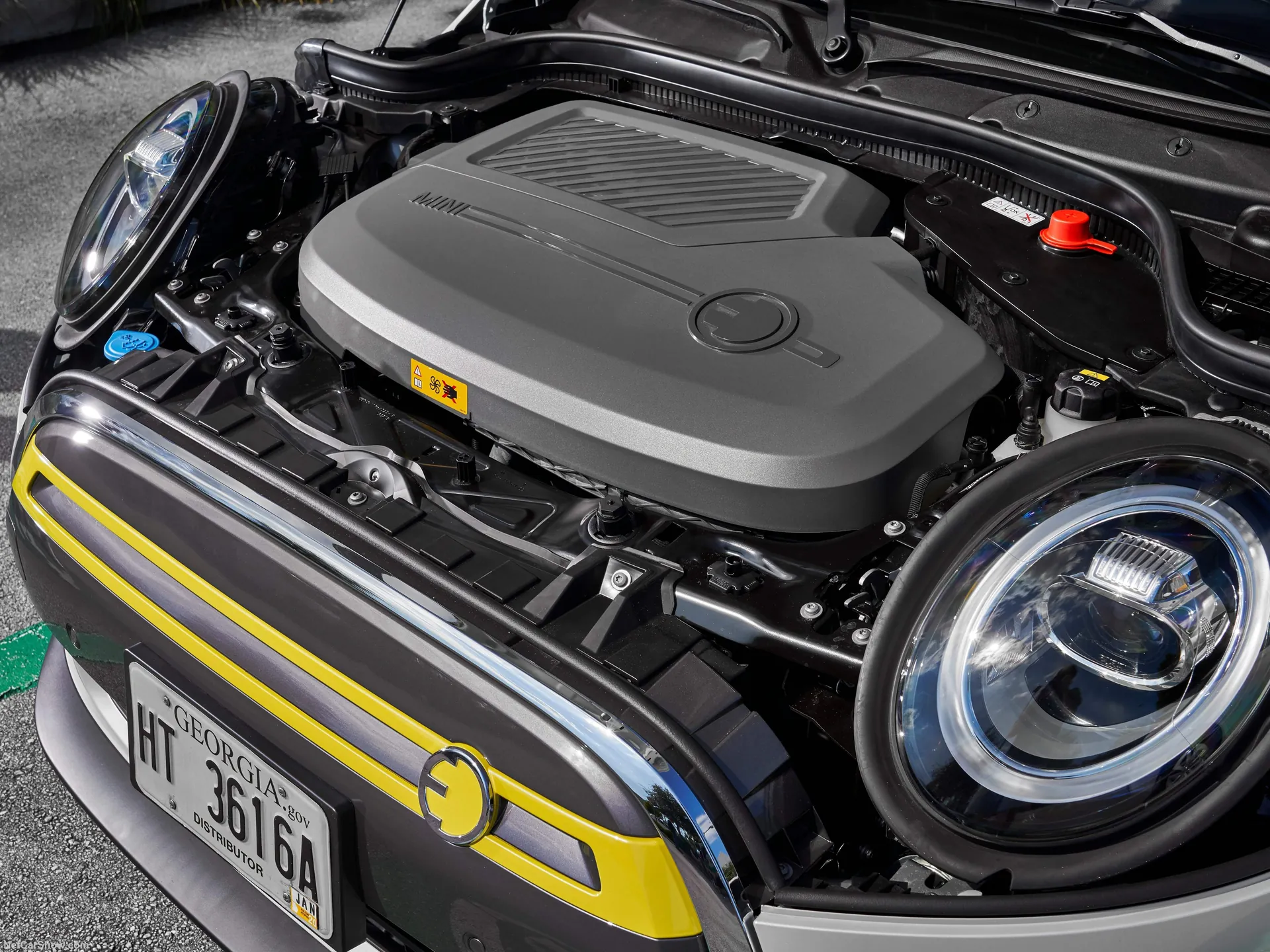 Mini Cooper SE (2020) - Engine Bay