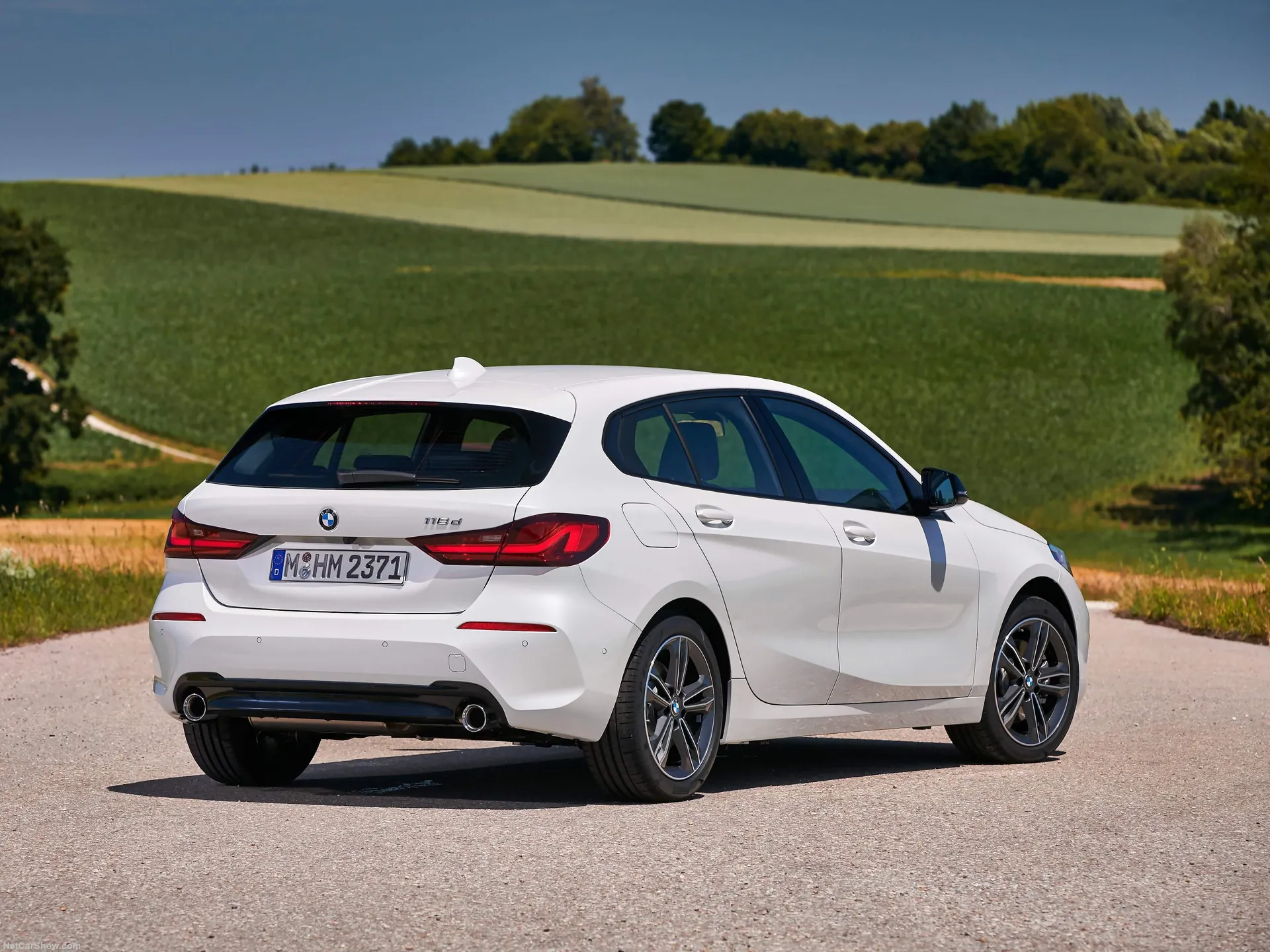 BMW 1-Series (2020) - Rear Three-Quarter