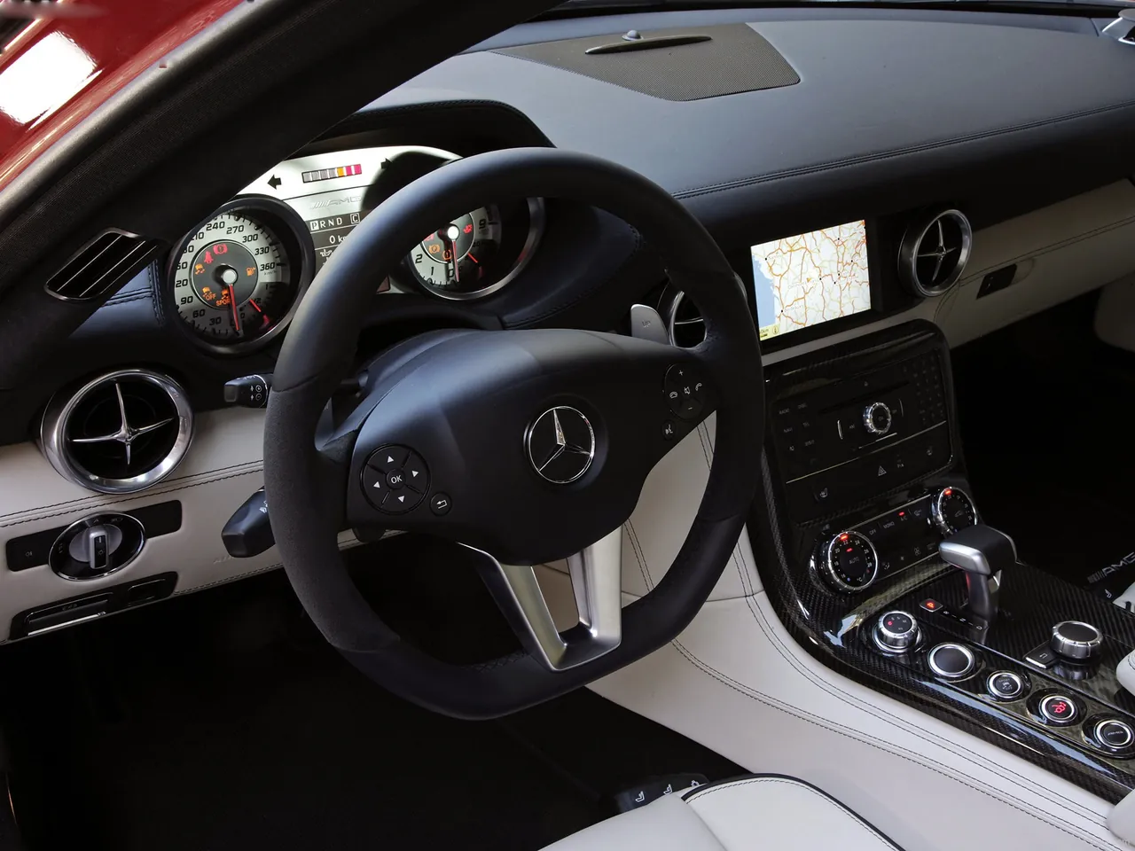Mercedes-Benz SLS AMG [US] (2011) - Interior