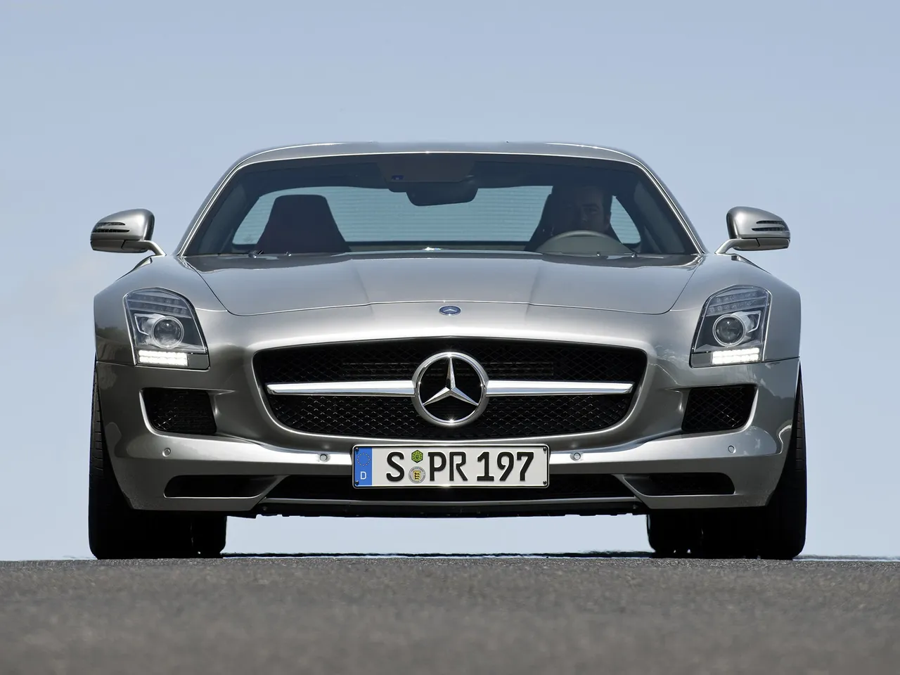 Mercedes-Benz SLS AMG (2011) – zepředu
