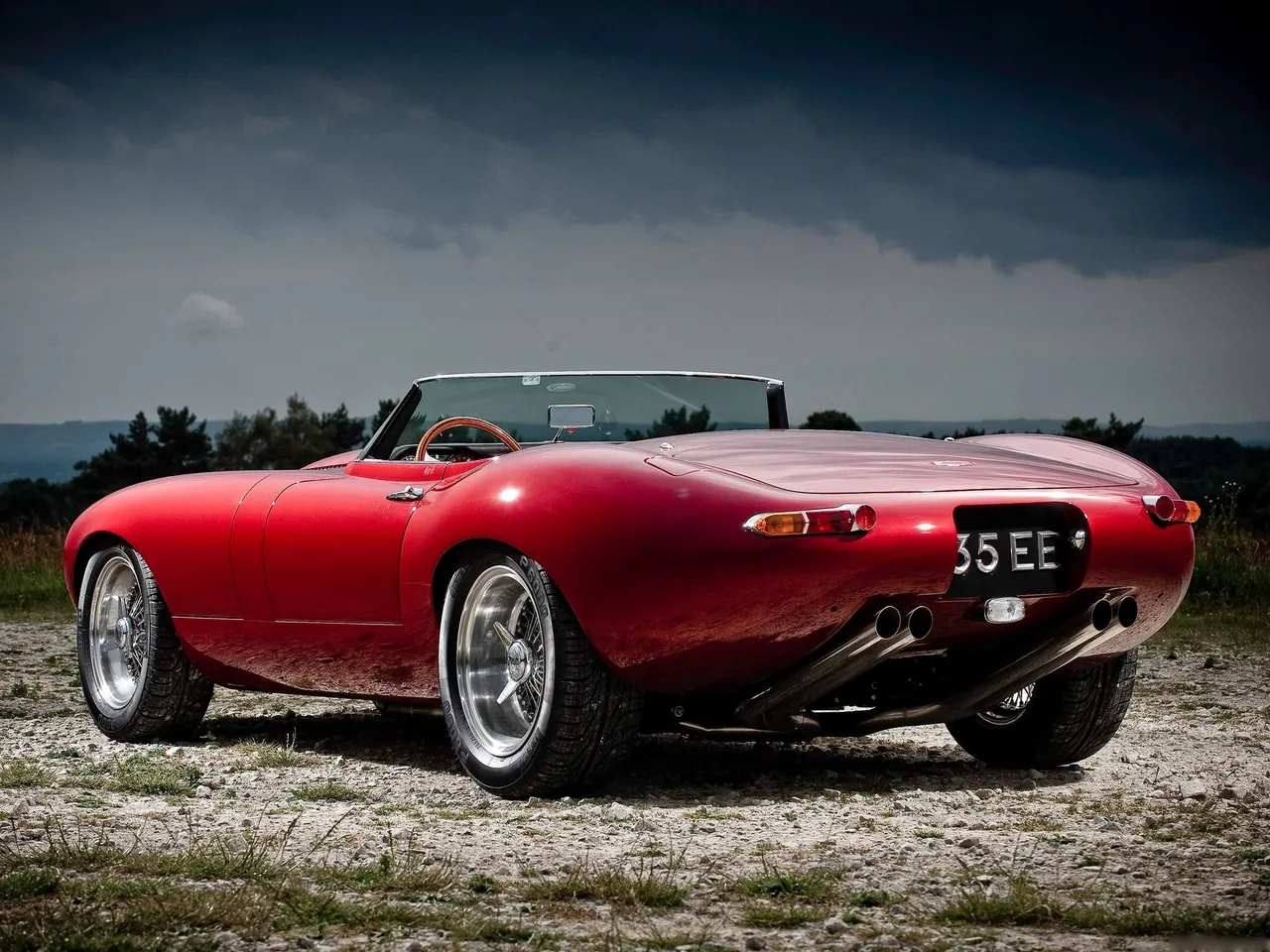 Jaguar E-Type Speedster (2011) – zadní tříčtvrteční pohled