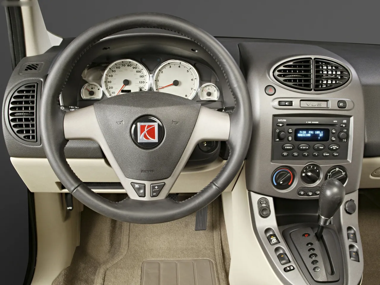 Saturn Vue Red Line (2004) – interiér