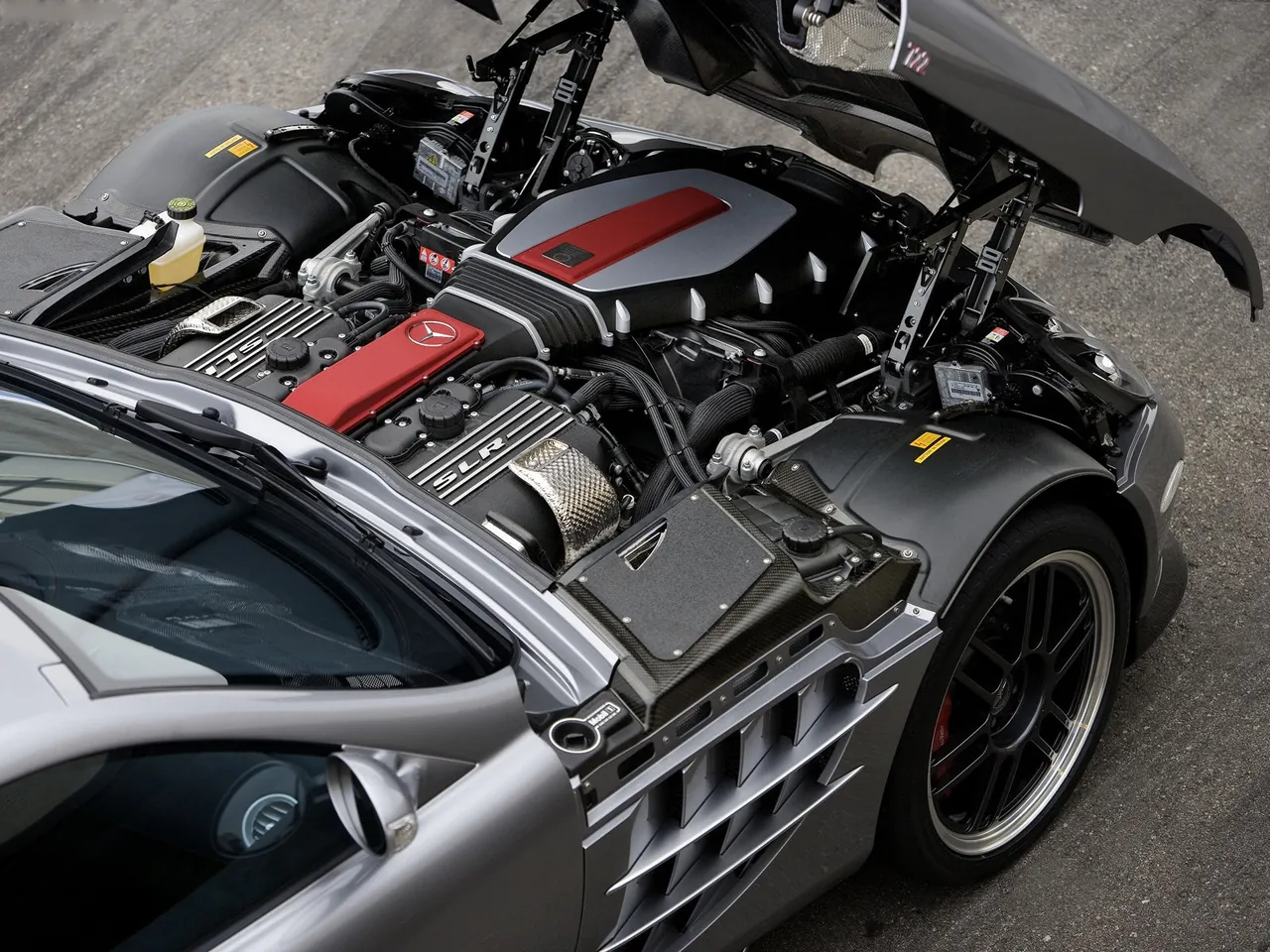Mercedes-Benz SLR 722 Edition (2007) - Engine Bay