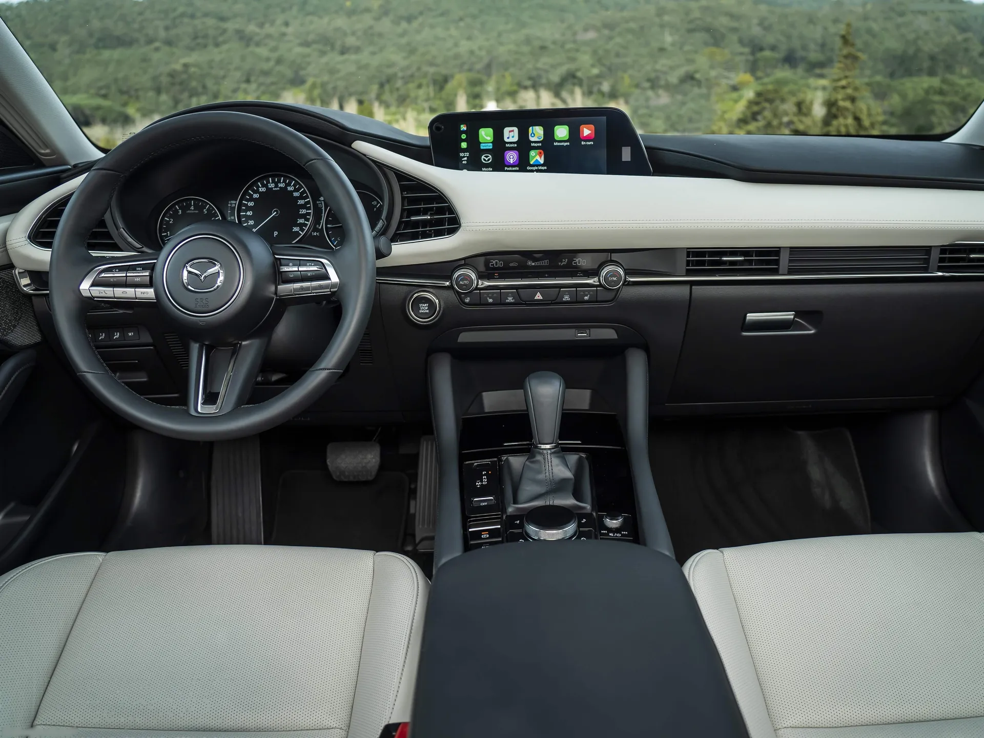 Mazda 3 Sedan (2019) – interiér