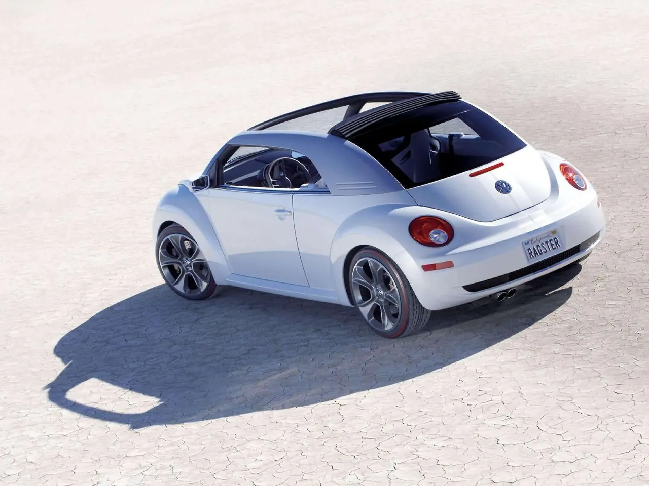 Volkswagen New Beetle Ragster Concept (2005) – zadní tříčtvrteční pohled